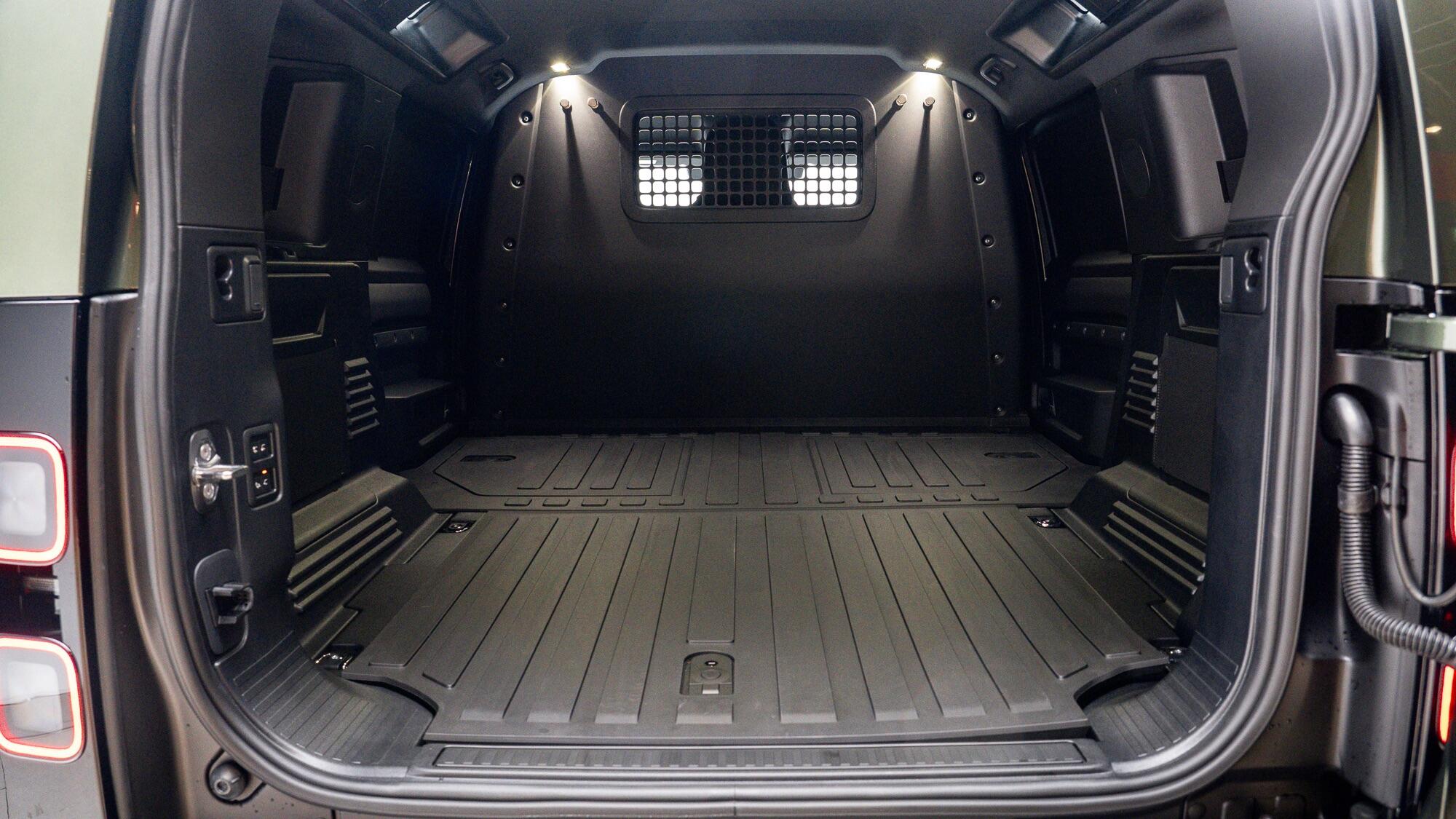 Land Rover Defender view 47