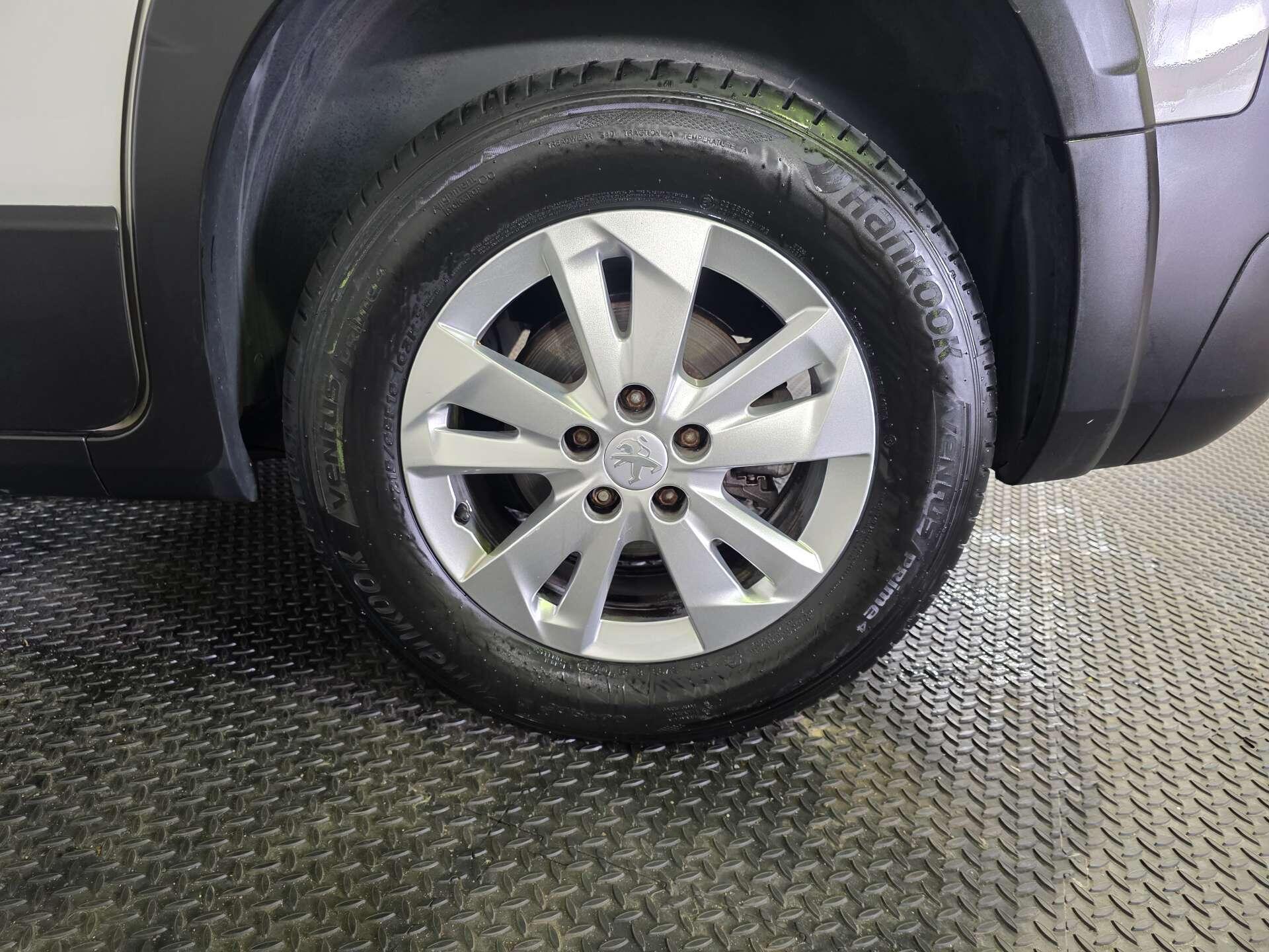 Peugeot Rifter view 53