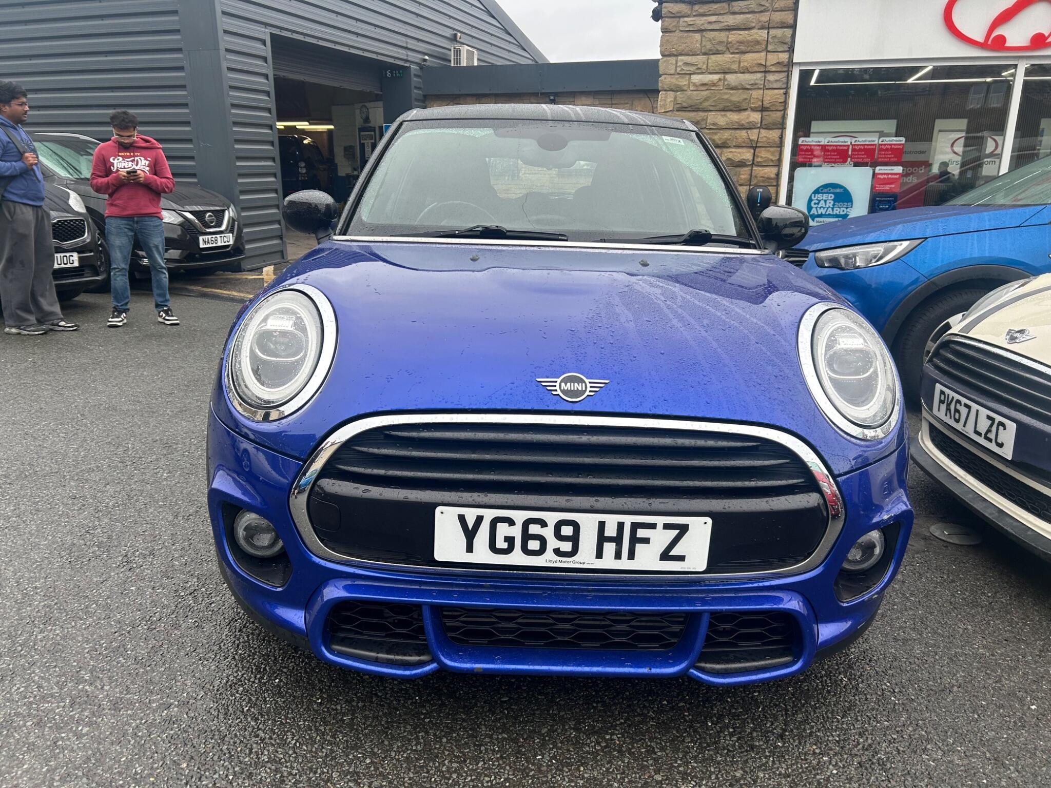 Mini Cooper view 12