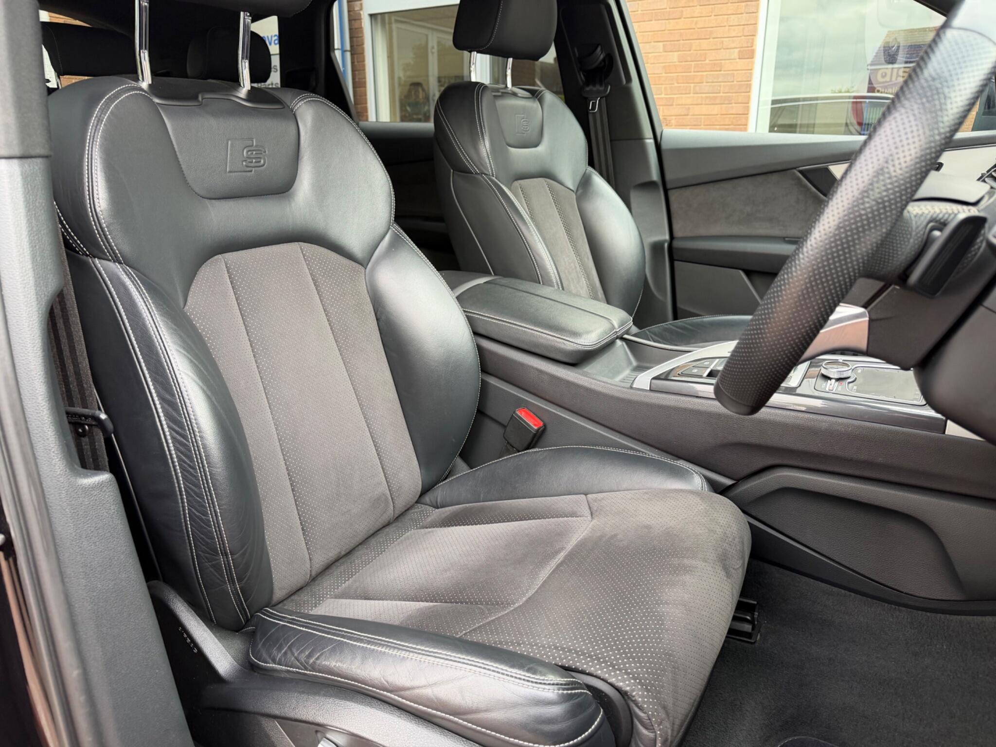 Audi Q7 view 79