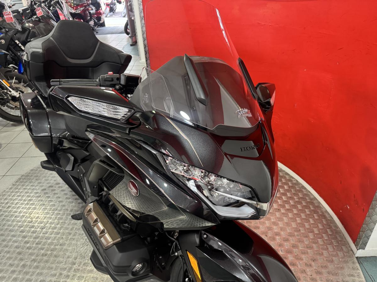 Honda GL1800 Gold Wing view 8