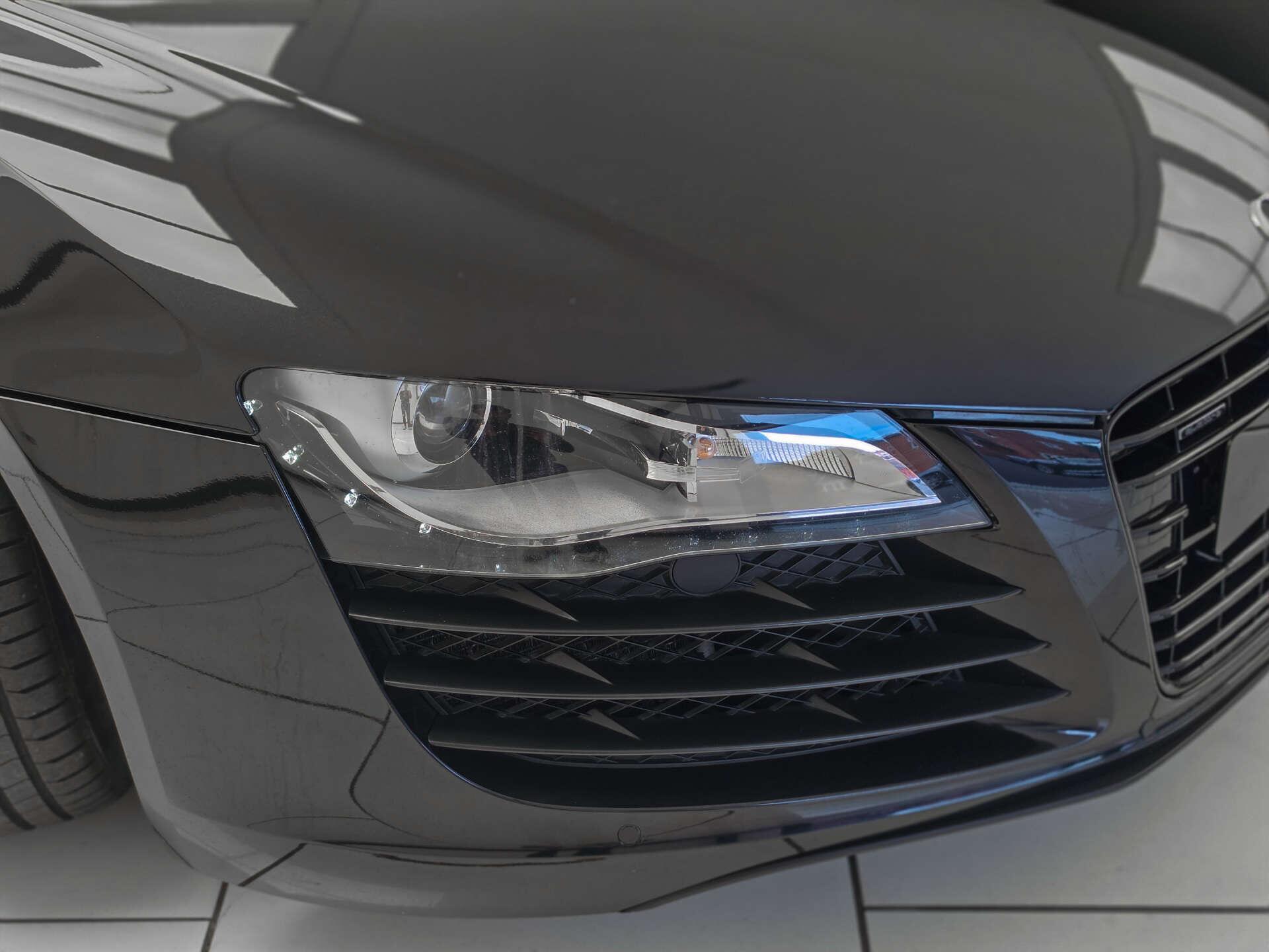 Audi R8 view 26