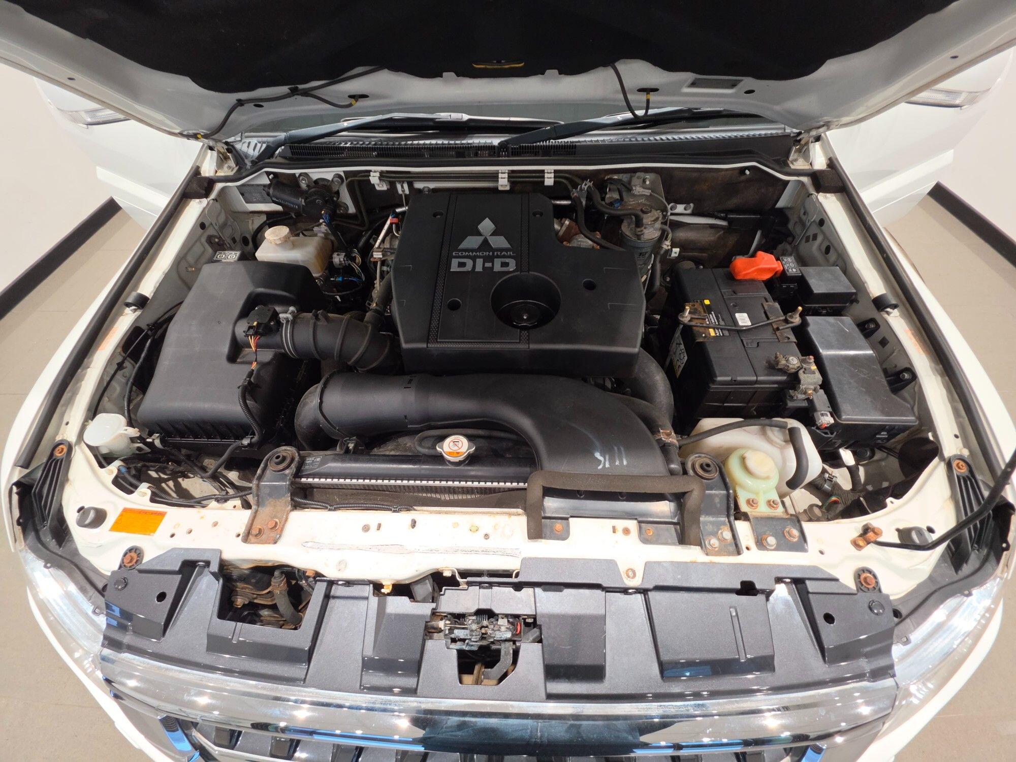 Mitsubishi Shogun view 42