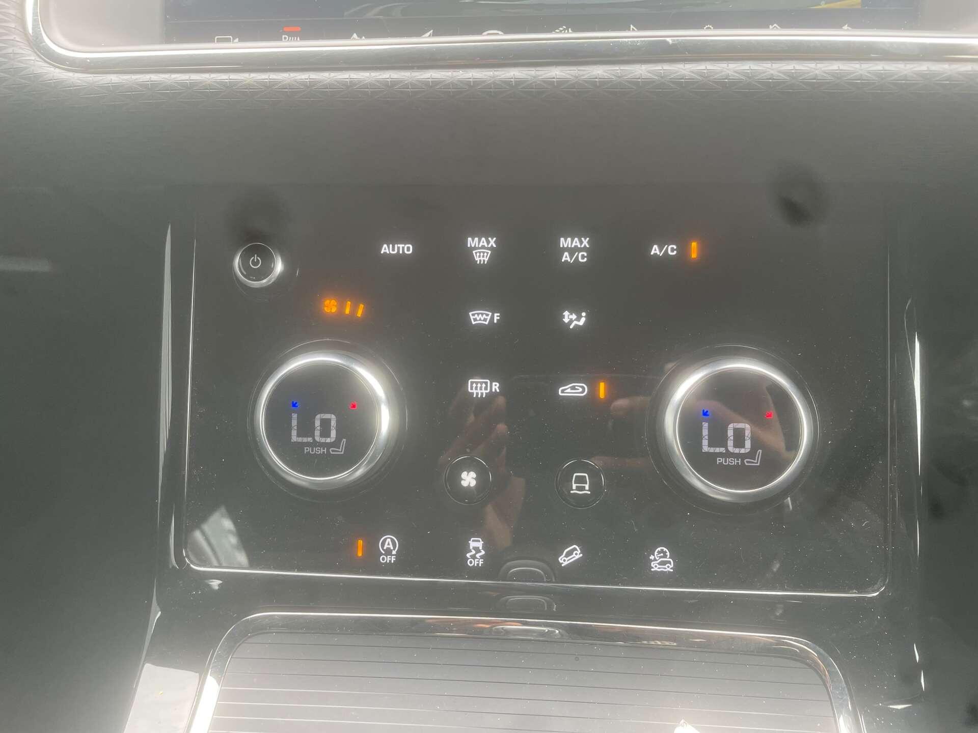Land Rover Range Rover Evoque view 18