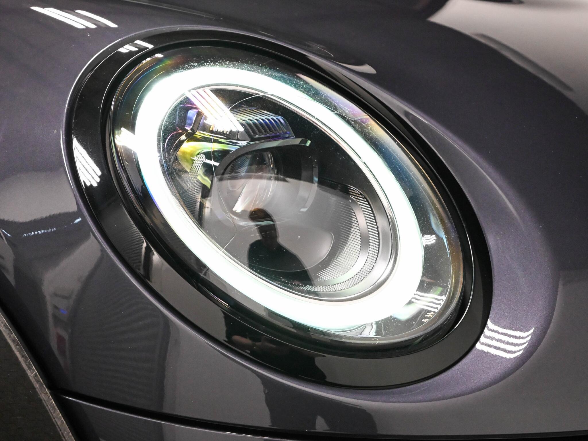 Mini Hatch view 18