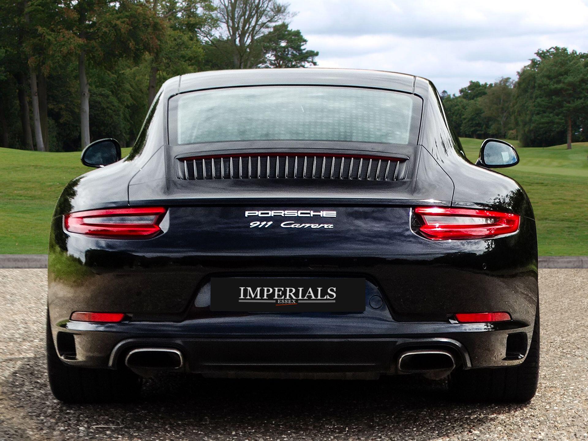 Porsche 911 view 11
