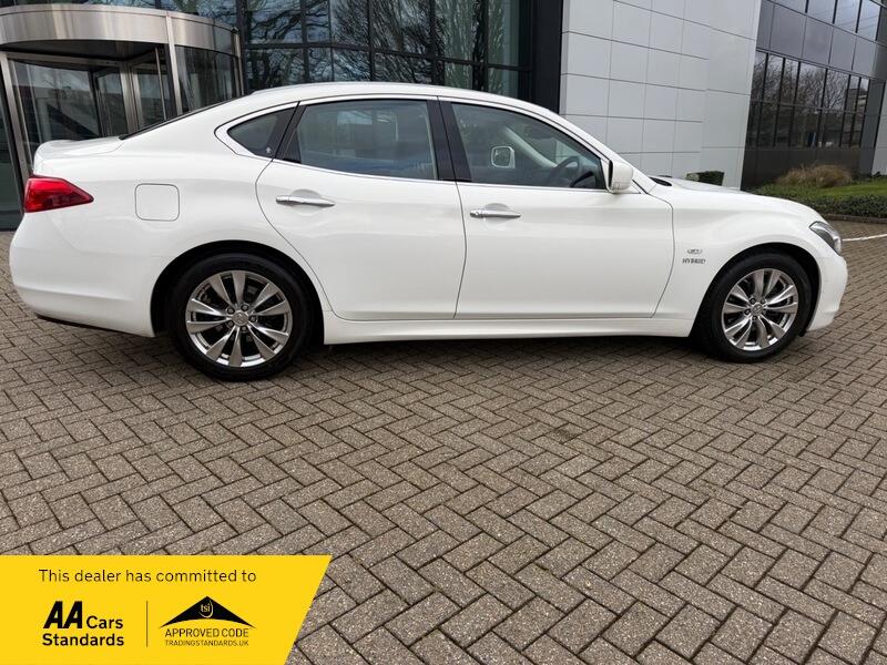 2012 Infiniti M 3.5 35h V6 GT Premium Auto Euro 5 (s/s) 4dr • 7,481 miles image 13