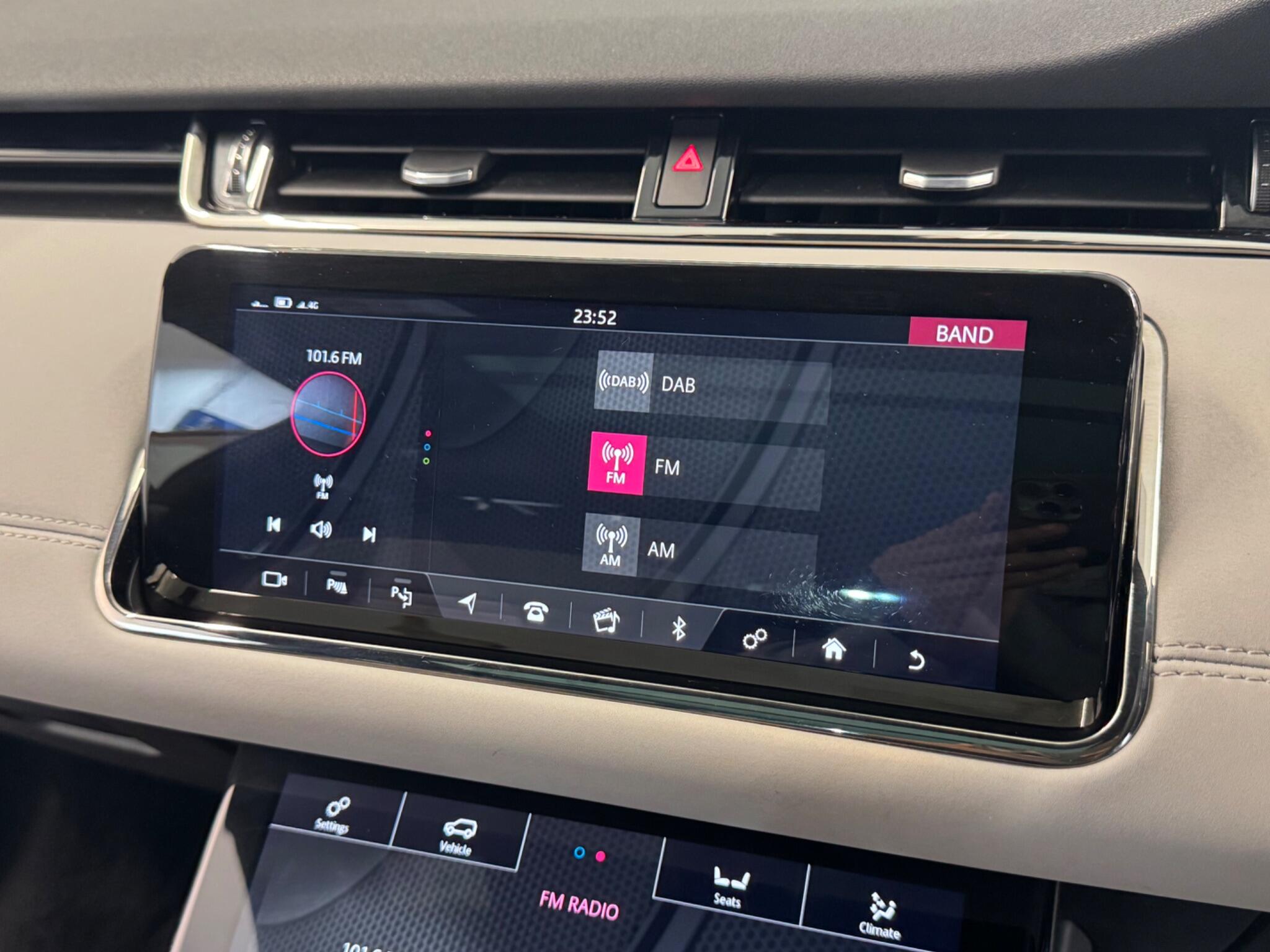 Land Rover Range Rover Evoque view 33