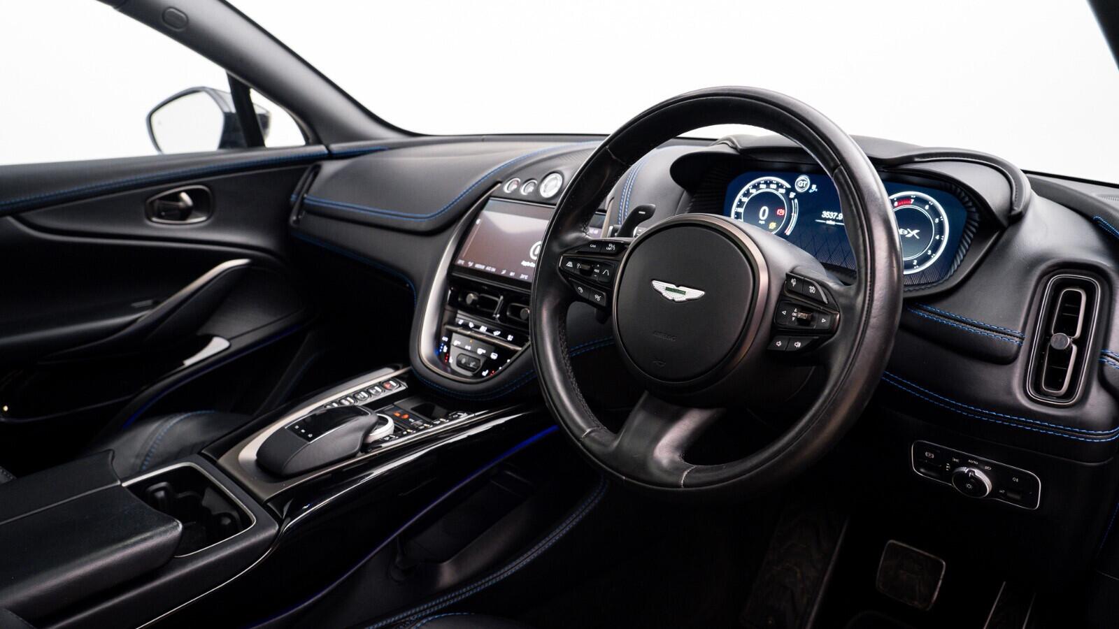 Aston Martin DBX view 25