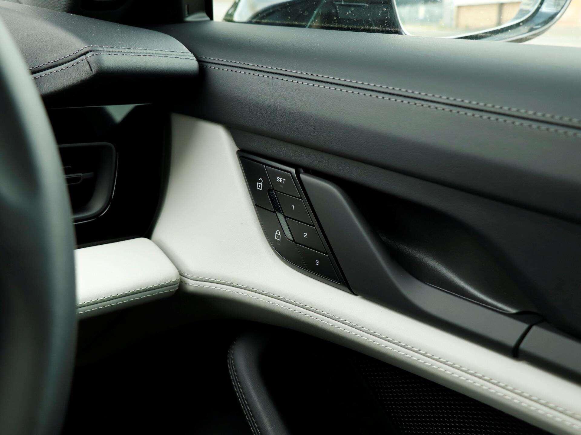 Porsche Taycan view 22