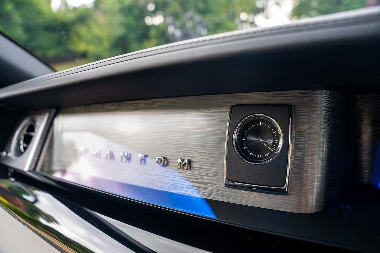 Rolls-Royce Phantom view 66