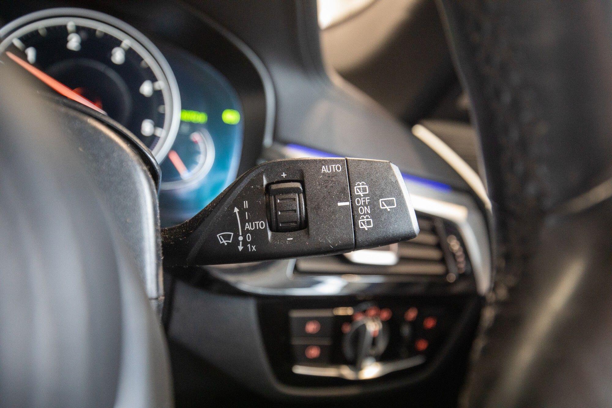 BMW 5 Series view 29
