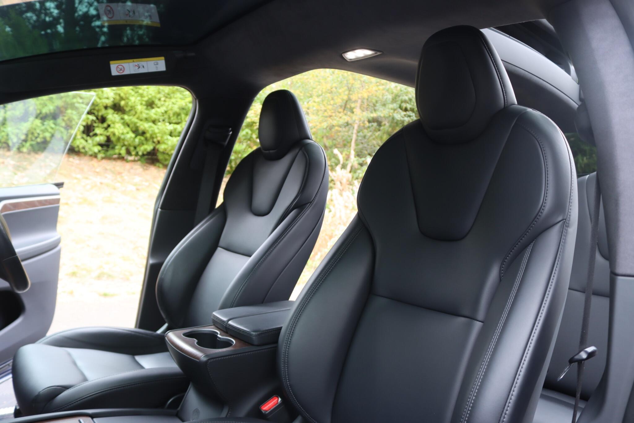 Tesla Model X view 4
