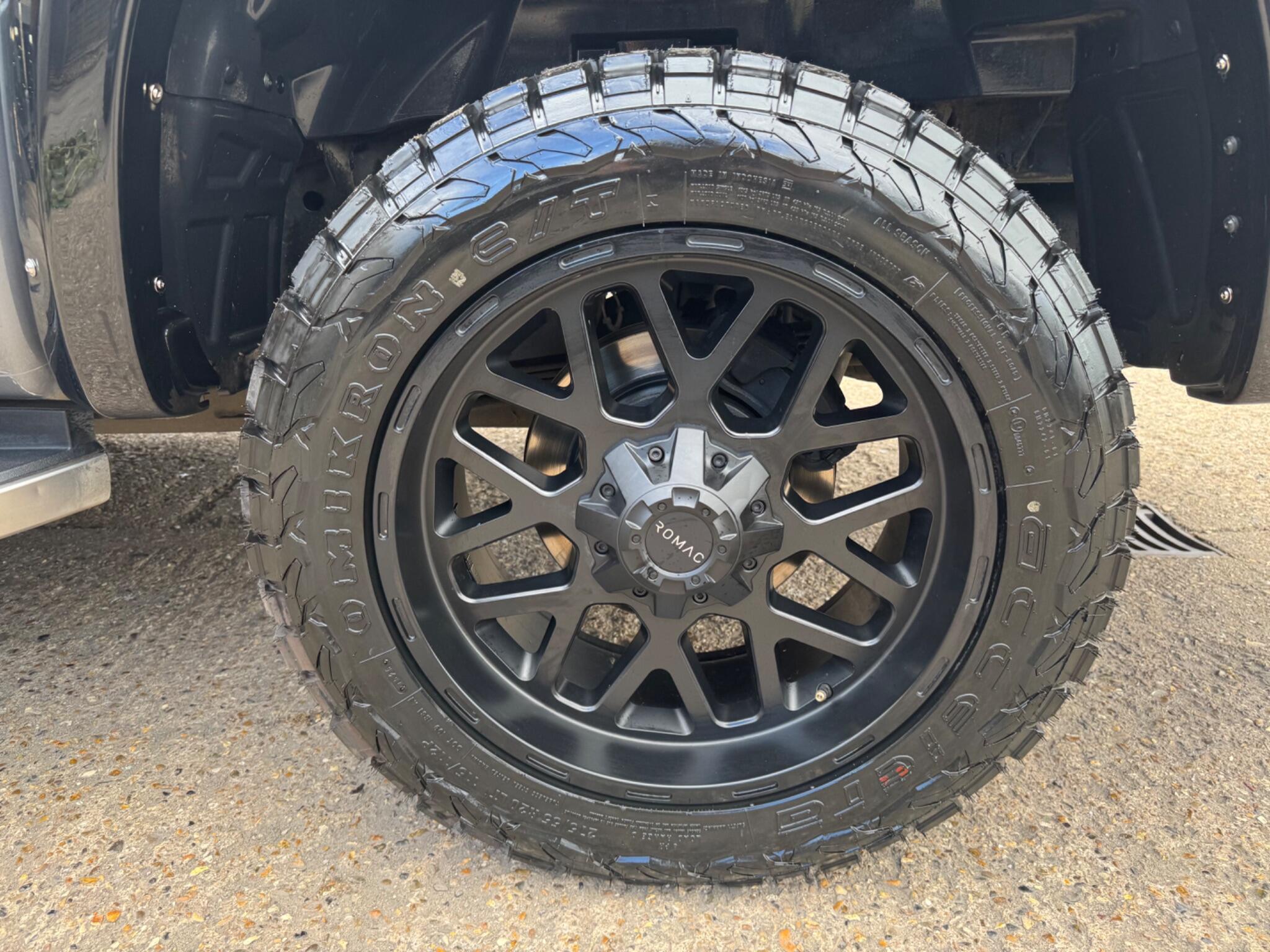 Volkswagen Amarok view 48