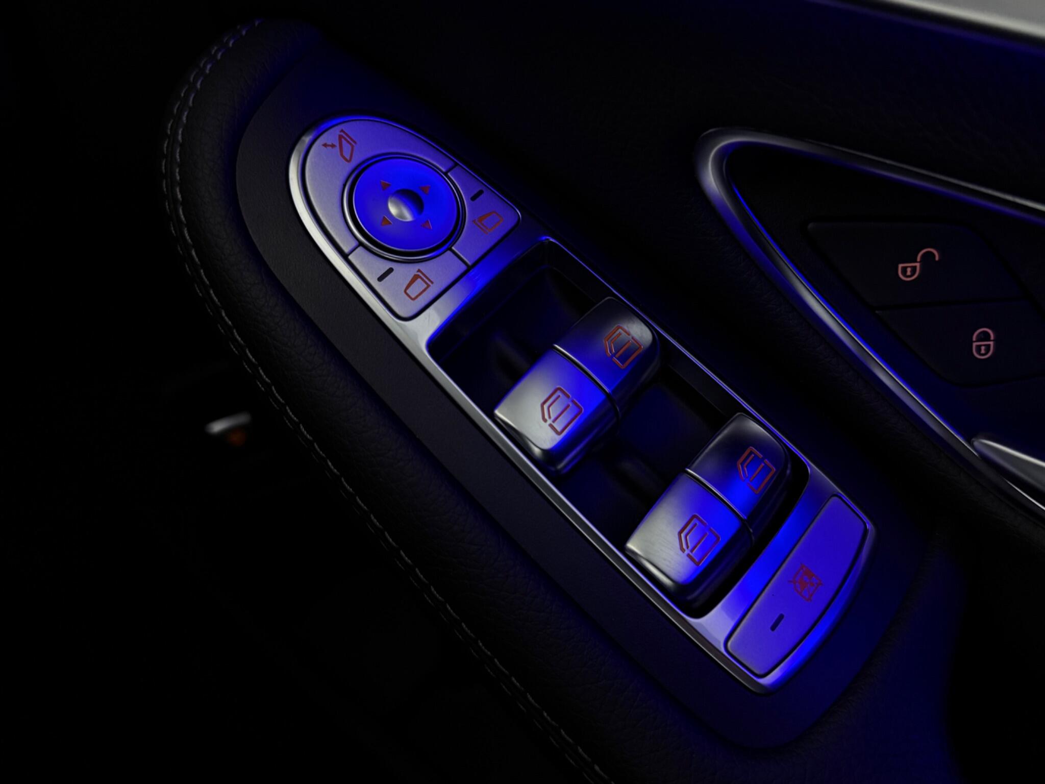 Mercedes-Benz C-Class view 21