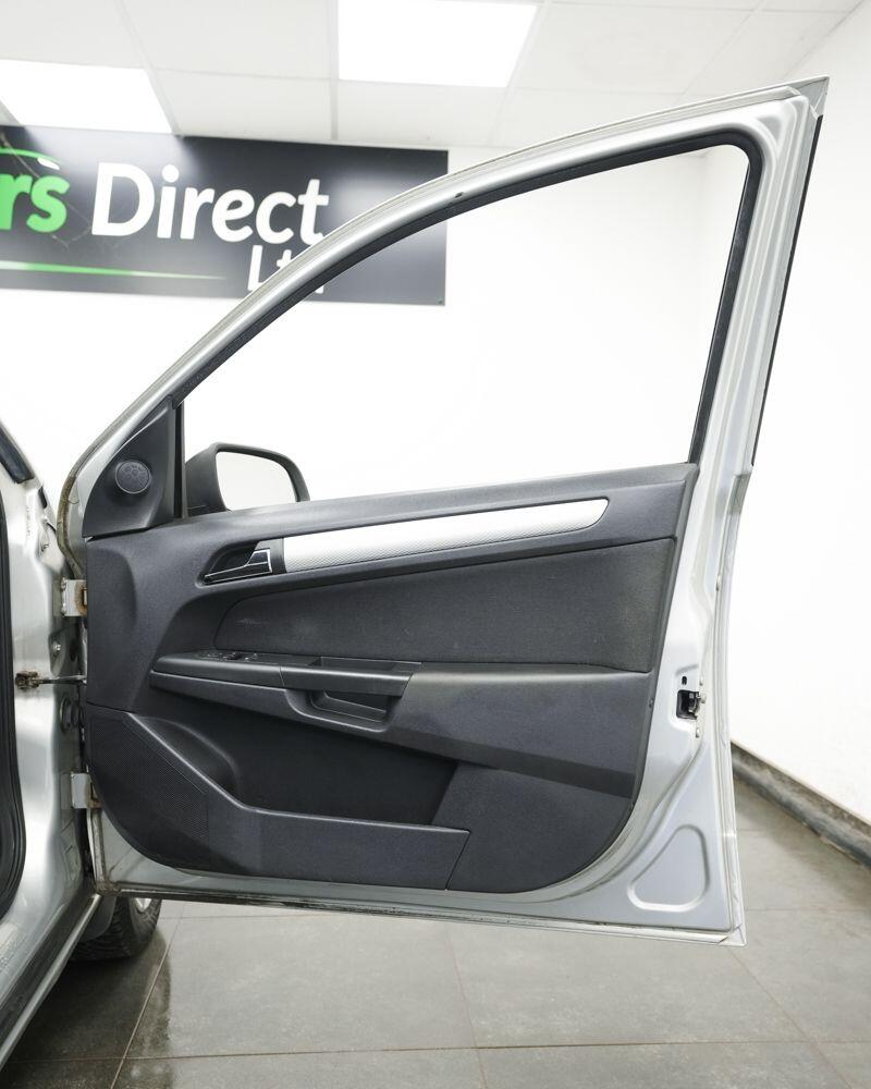 Vauxhall Astra view 16