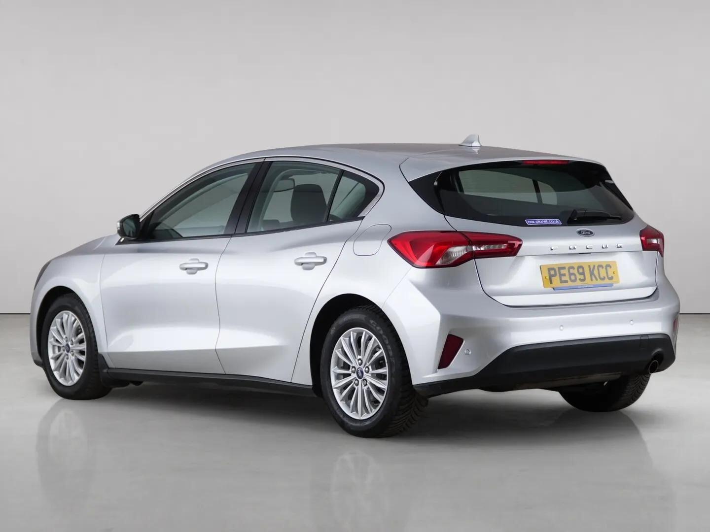 Ford Focus view 8