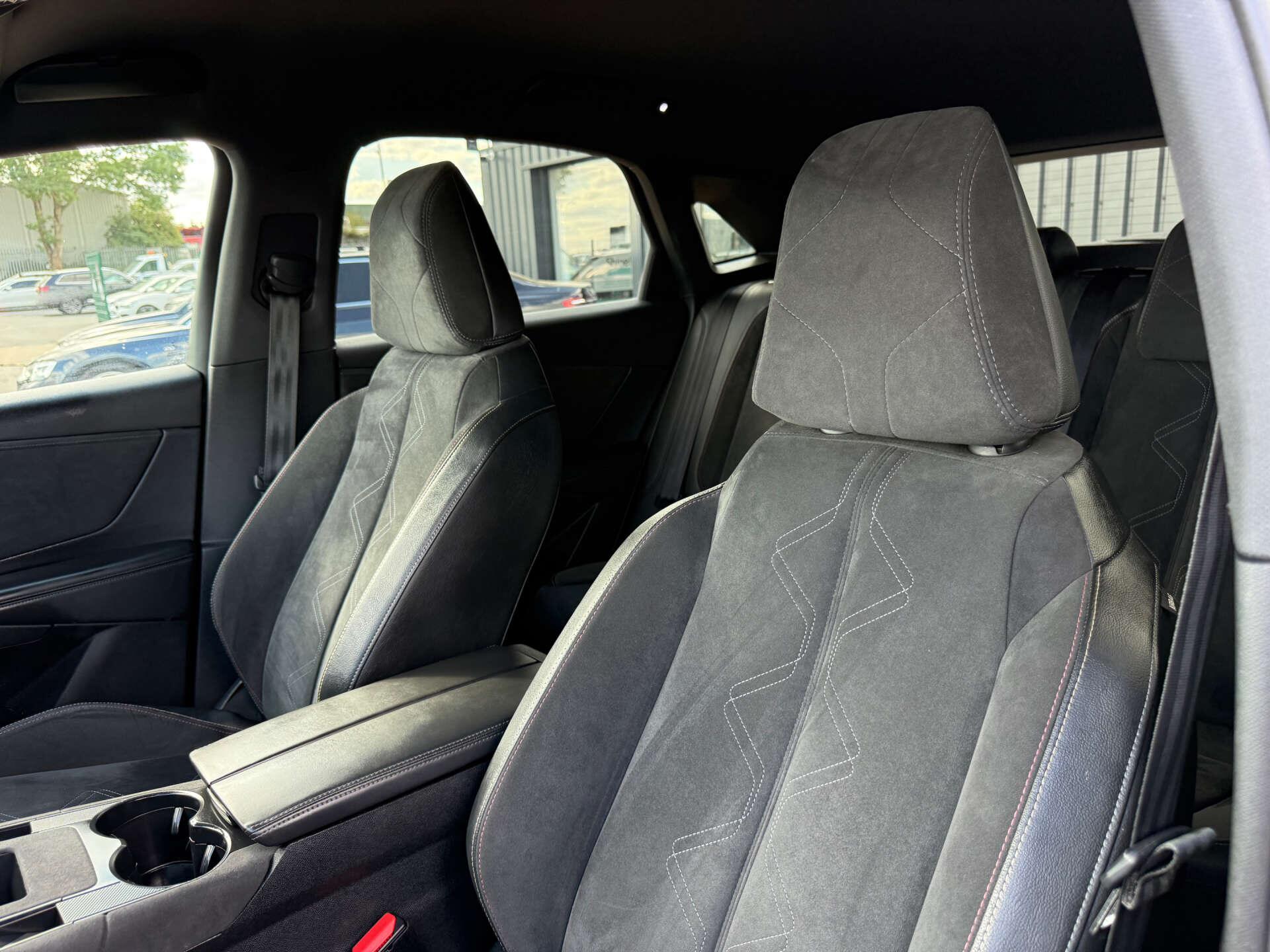 DS Automobiles DS 7 Crossback view 75