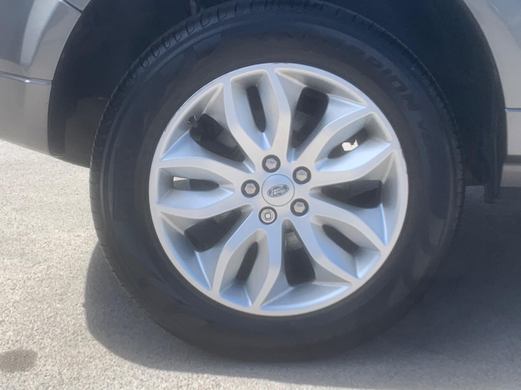 Land Rover Freelander 2 view 12