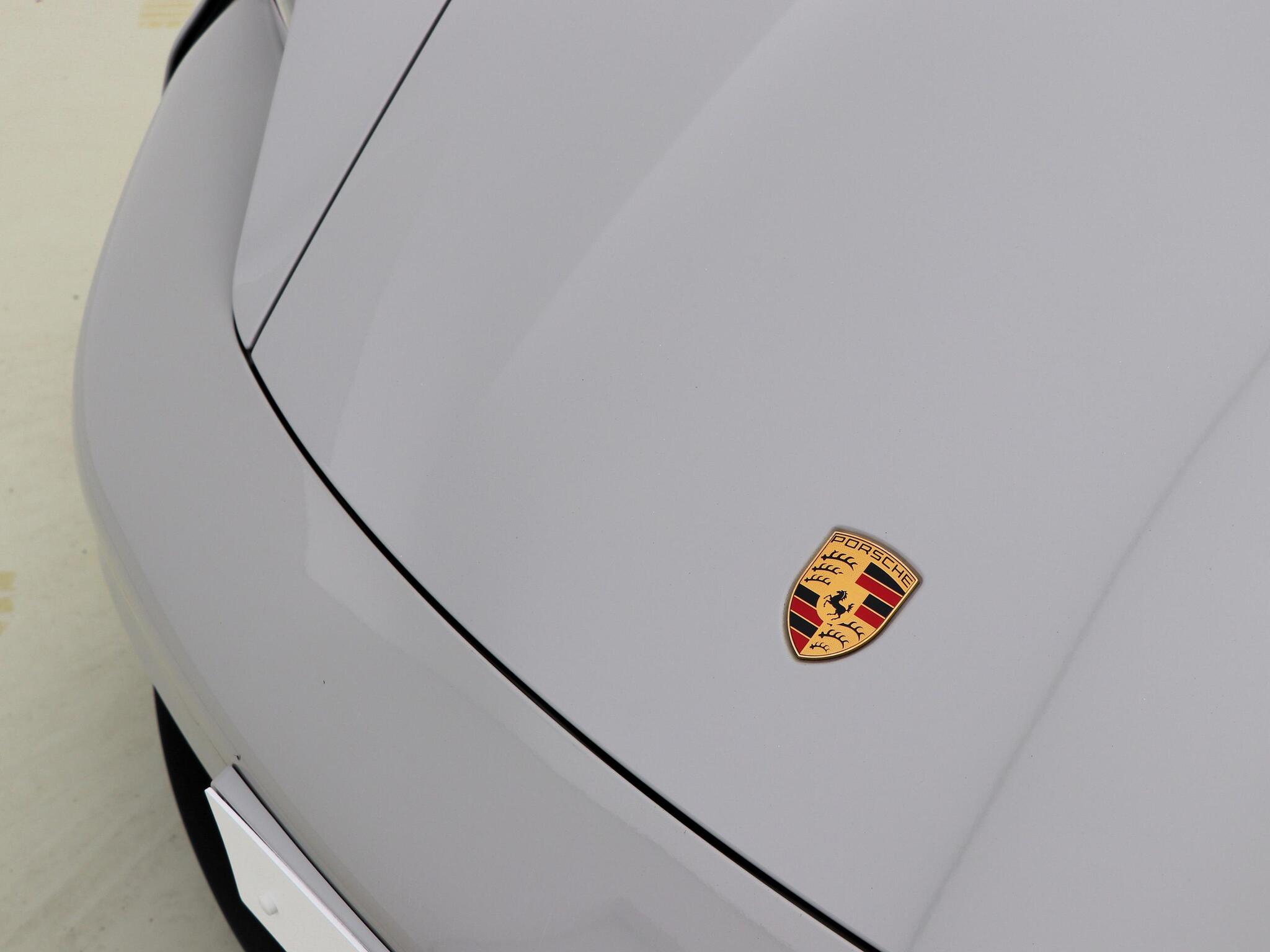 Porsche Taycan view 14
