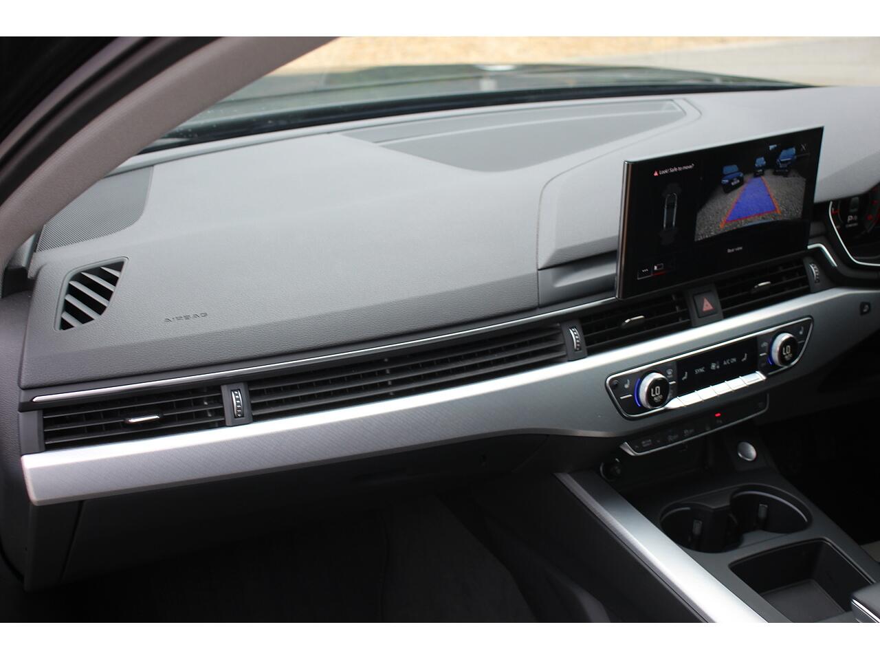 Audi A4 view 14