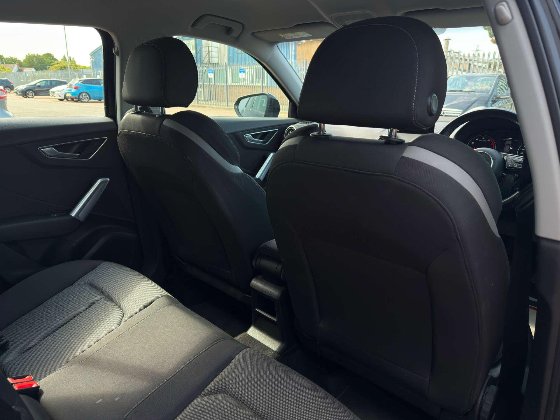 Audi Q2 view 30