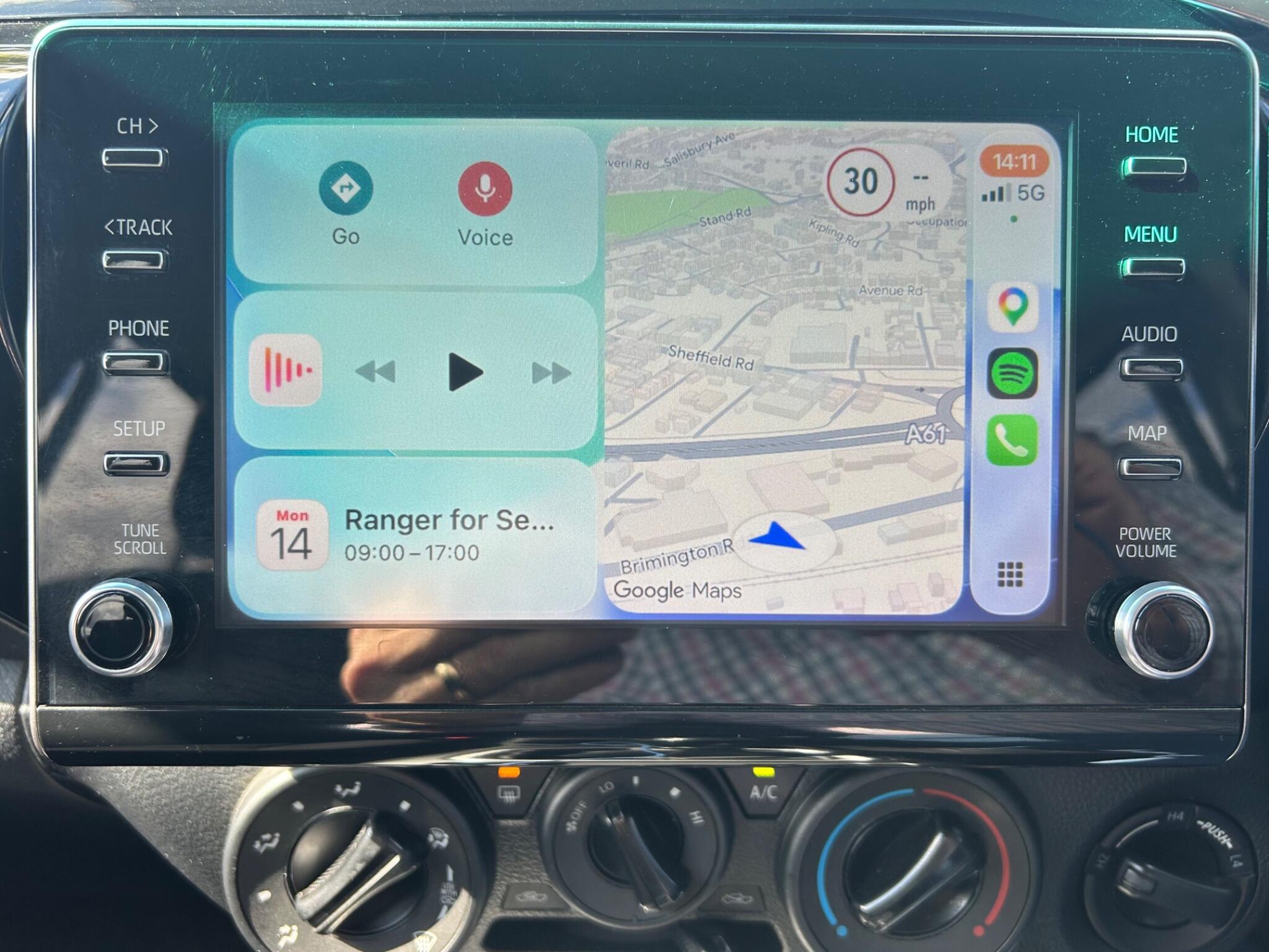 Toyota Hilux view 27