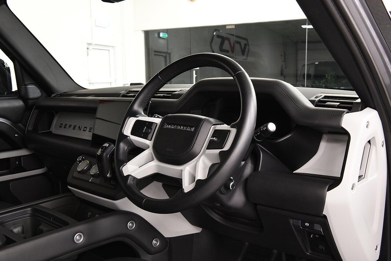 Land Rover Defender view 5