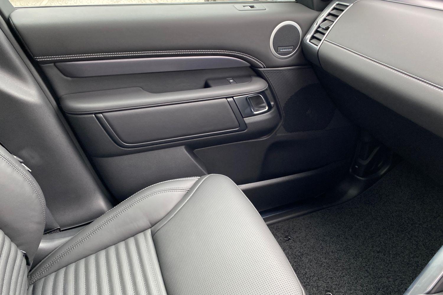 Land Rover Discovery view 17