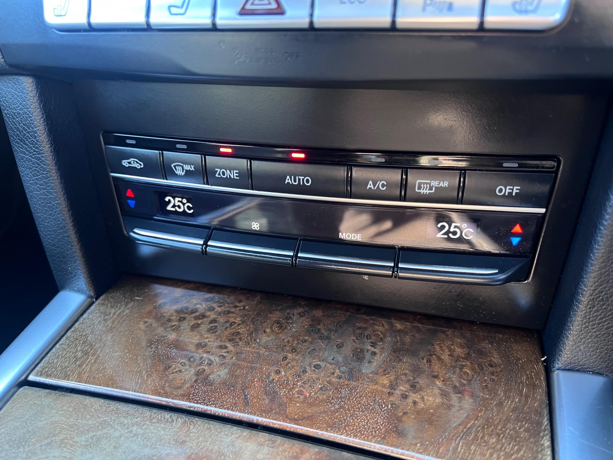 Mercedes-Benz E Class view 27