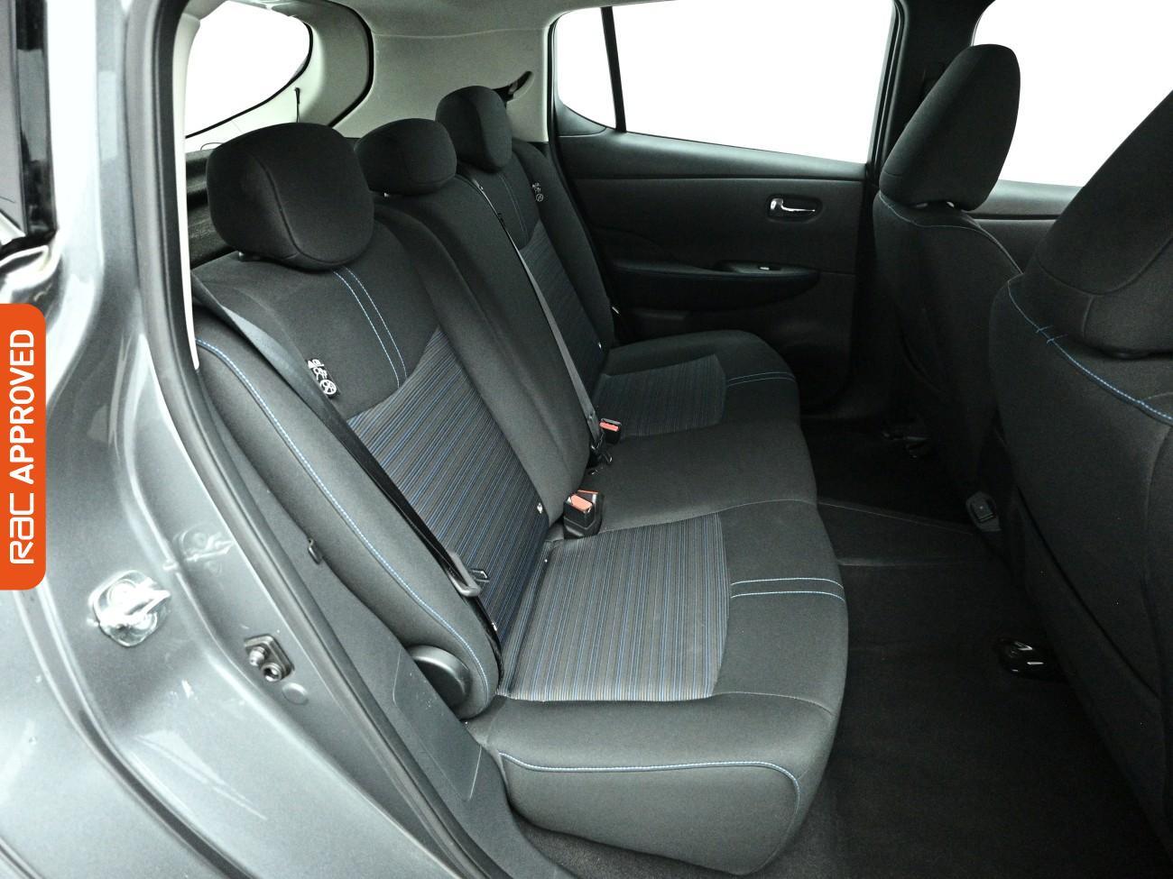 Nissan Leaf view 14