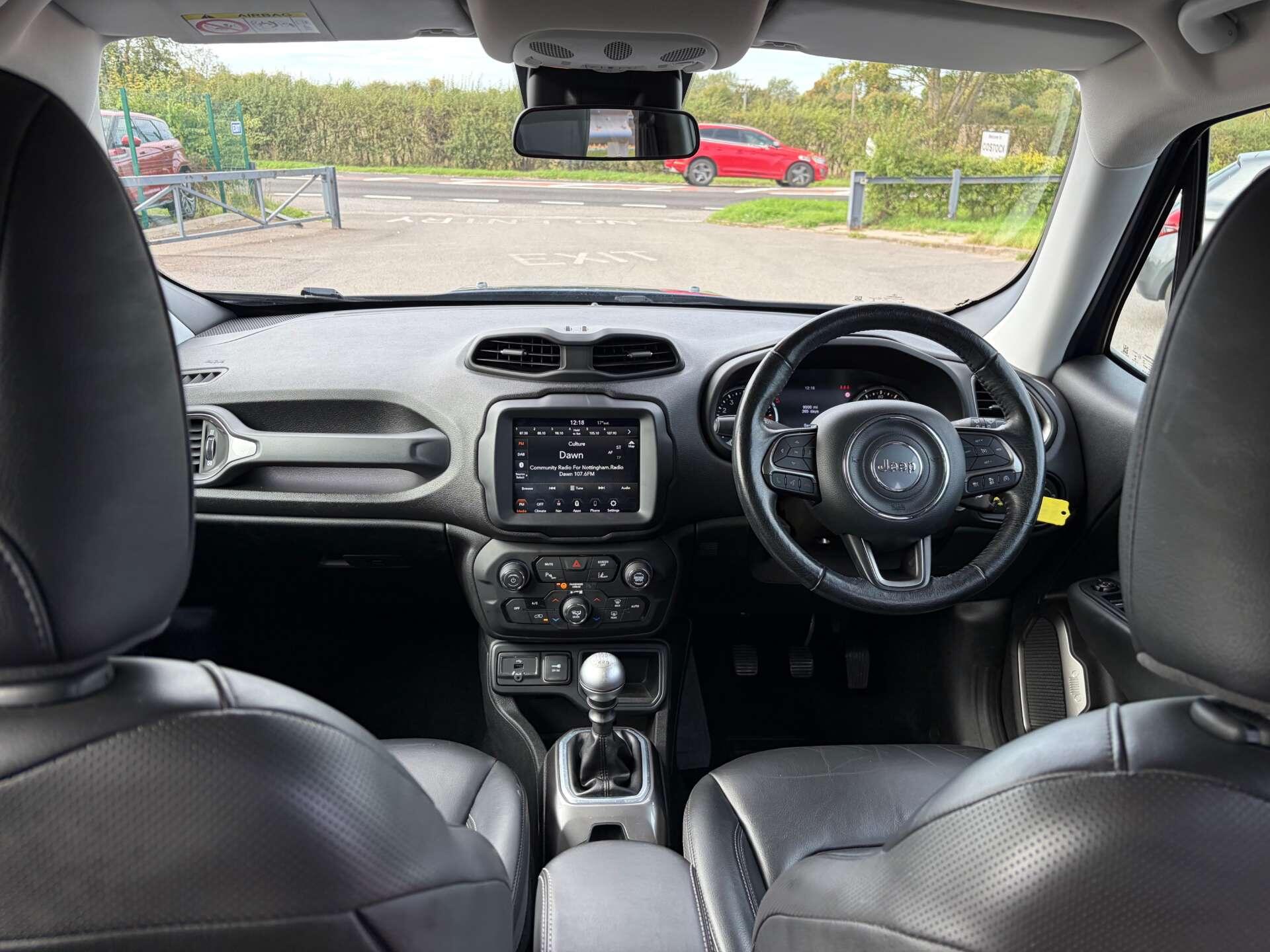 Jeep Renegade view 32