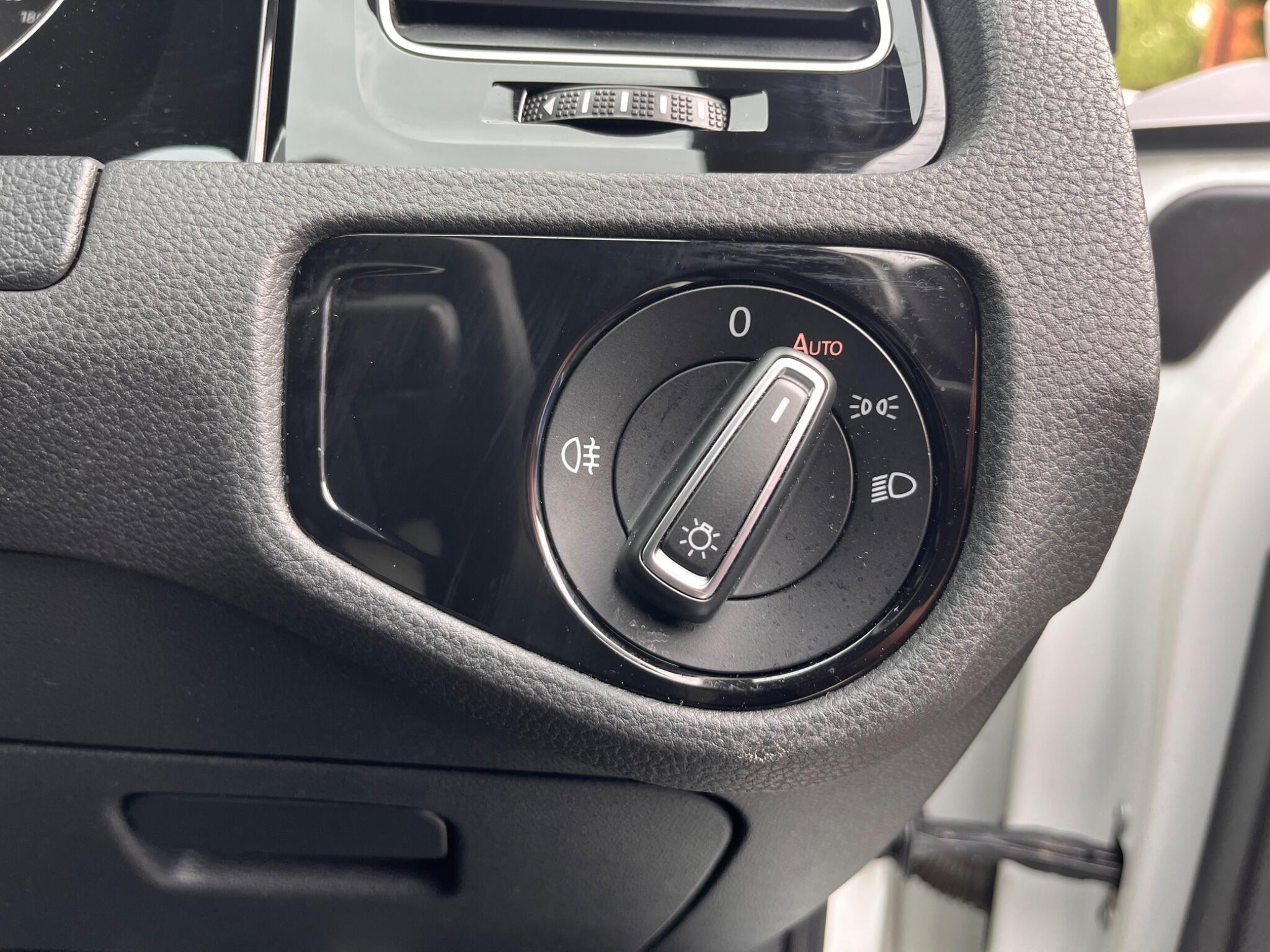 Volkswagen Golf view 32