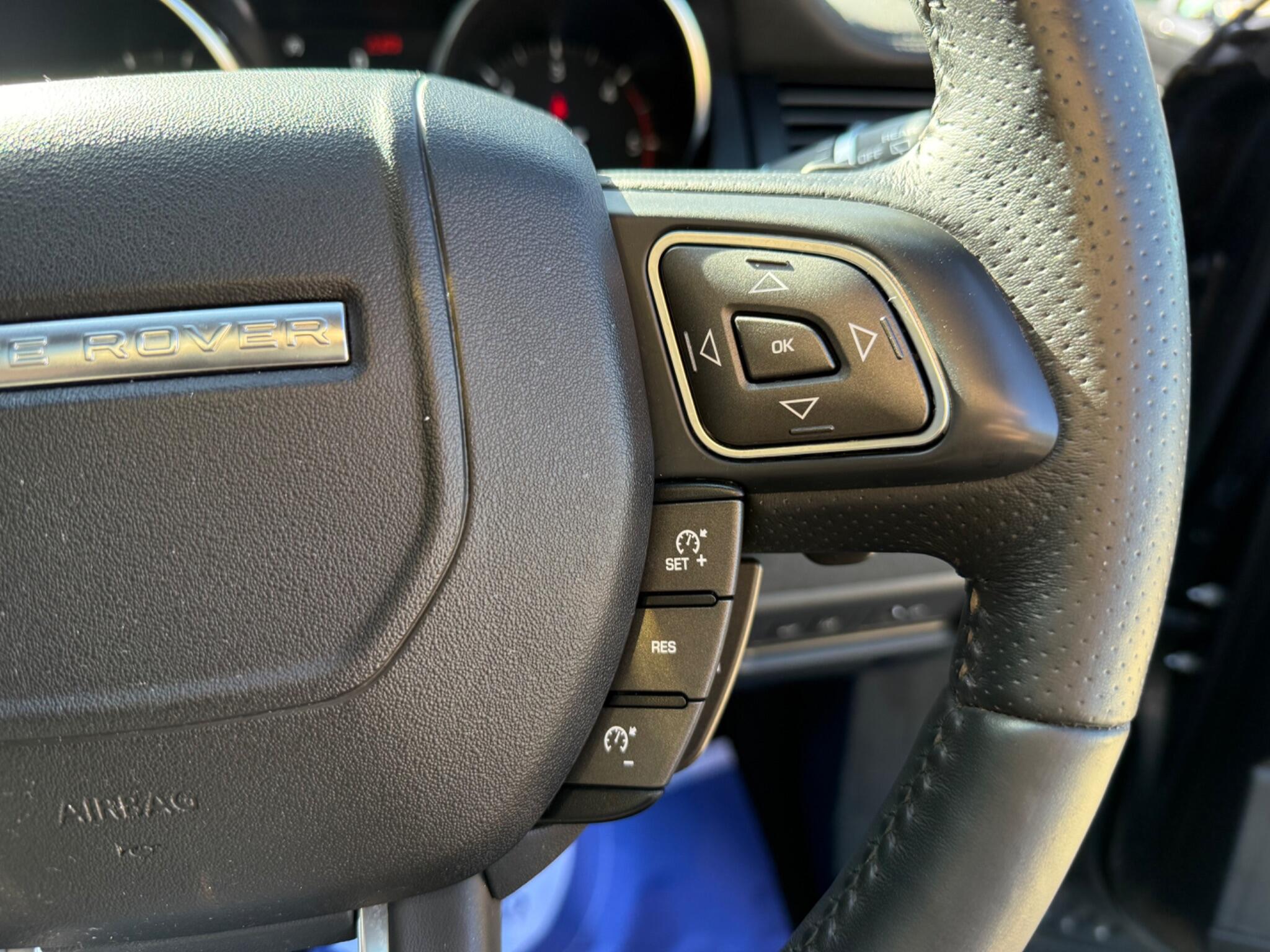 Land Rover Range Rover Evoque view 26
