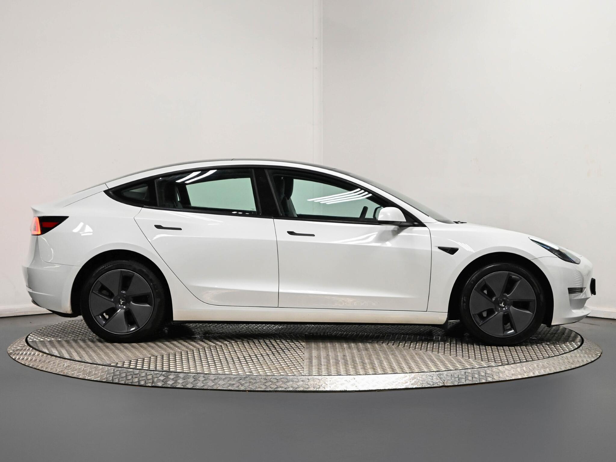 Tesla Model 3 view 35