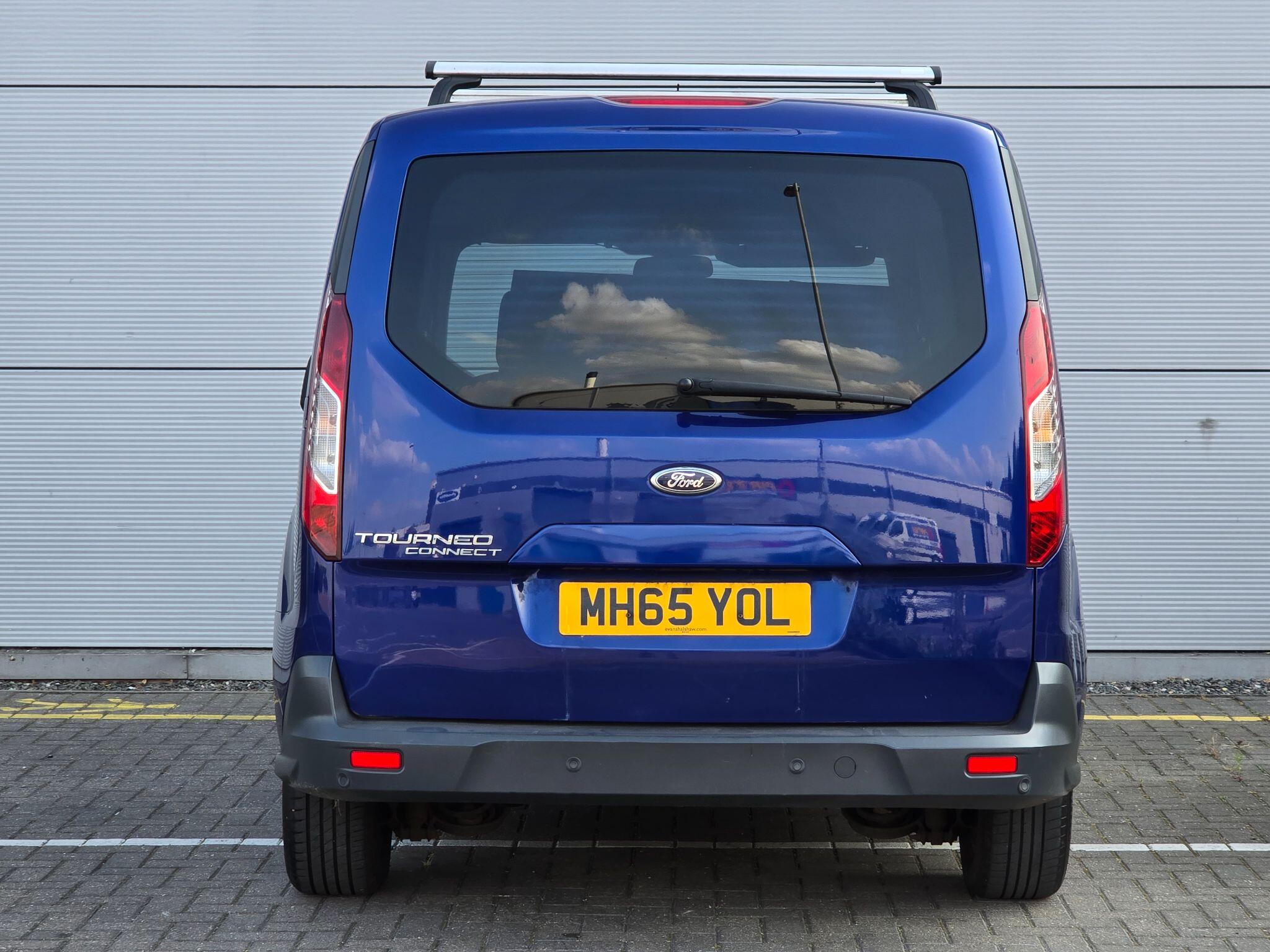 Ford Tourneo Connect view 6