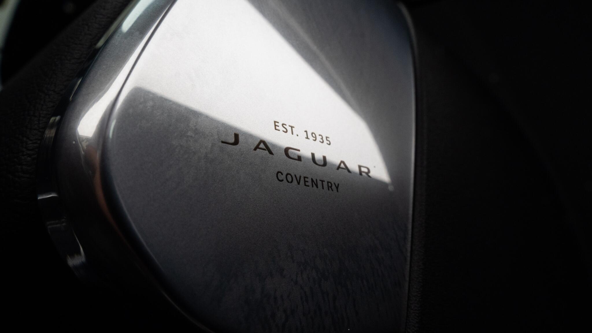 Jaguar F-Pace view 75