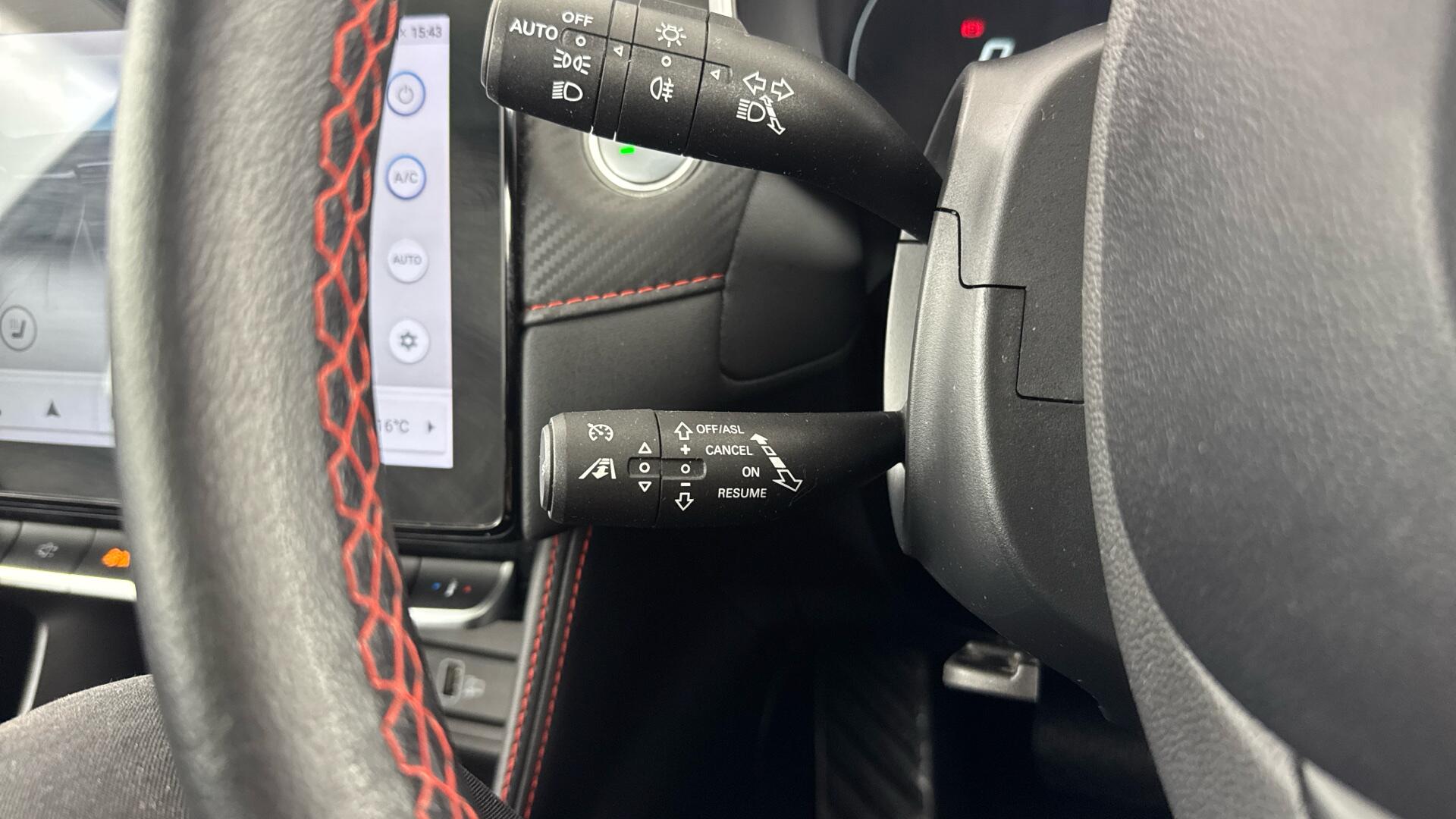 MG ZS view 41