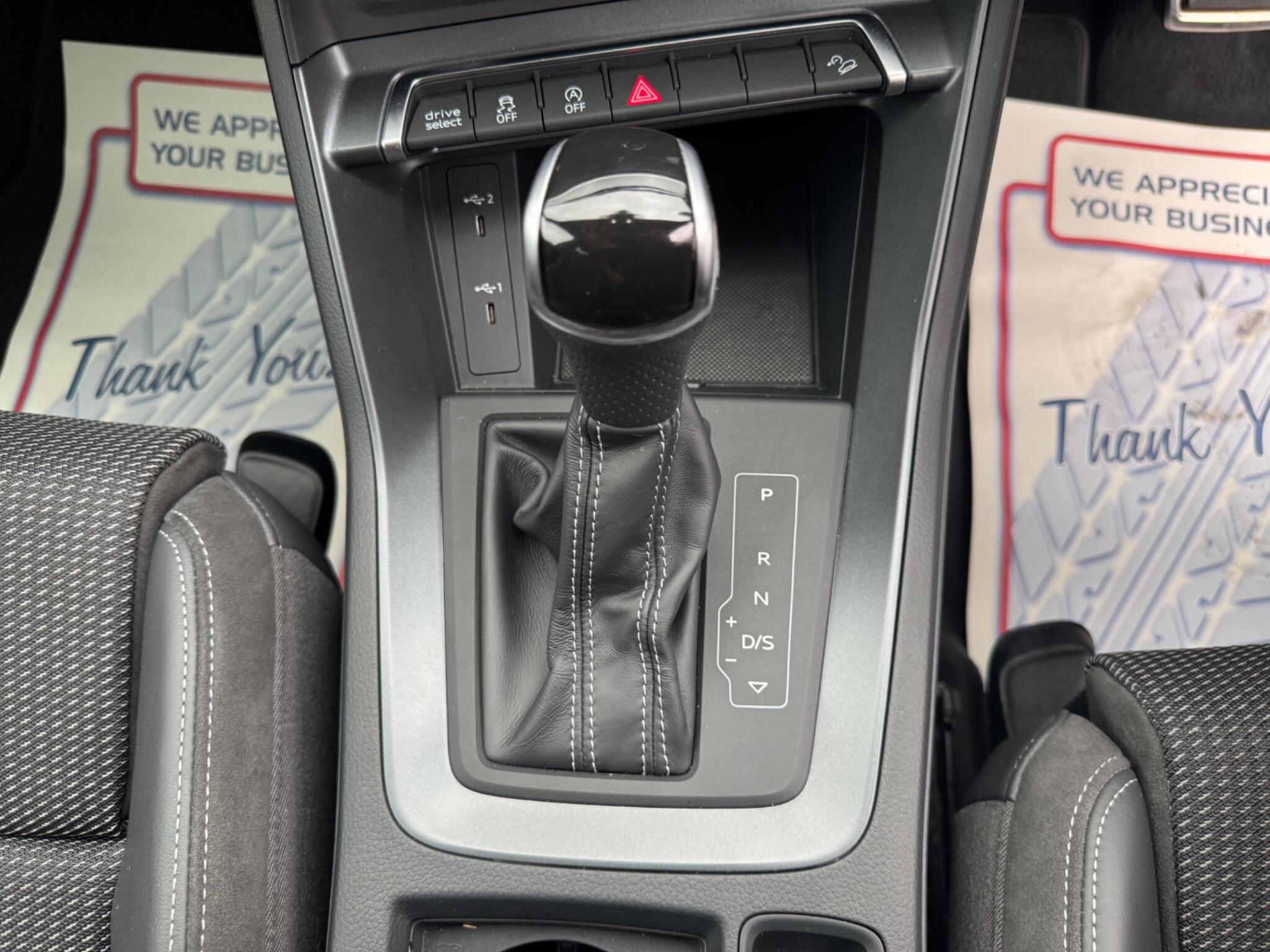 Audi Q3 view 9