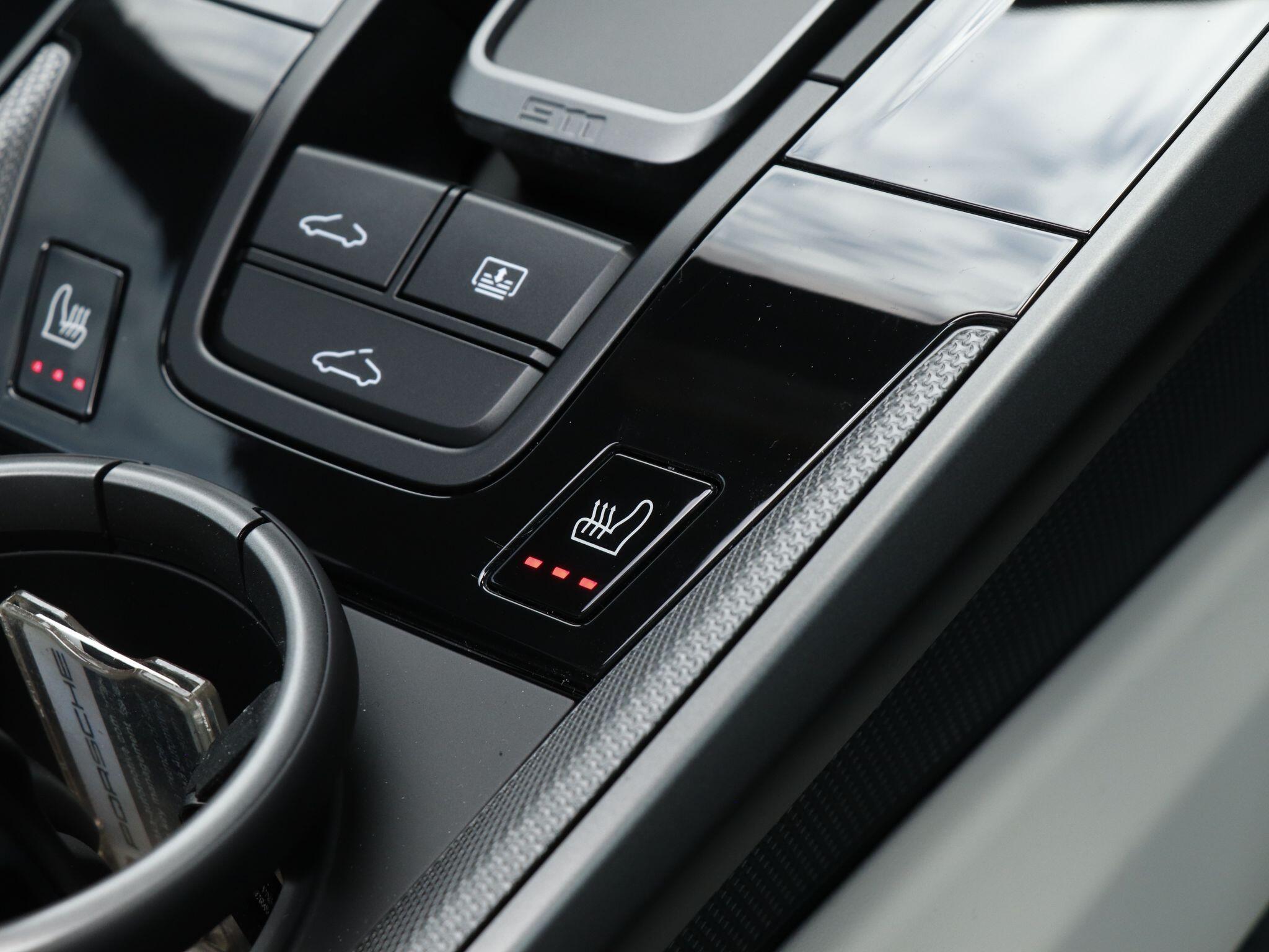 Porsche 911 view 19