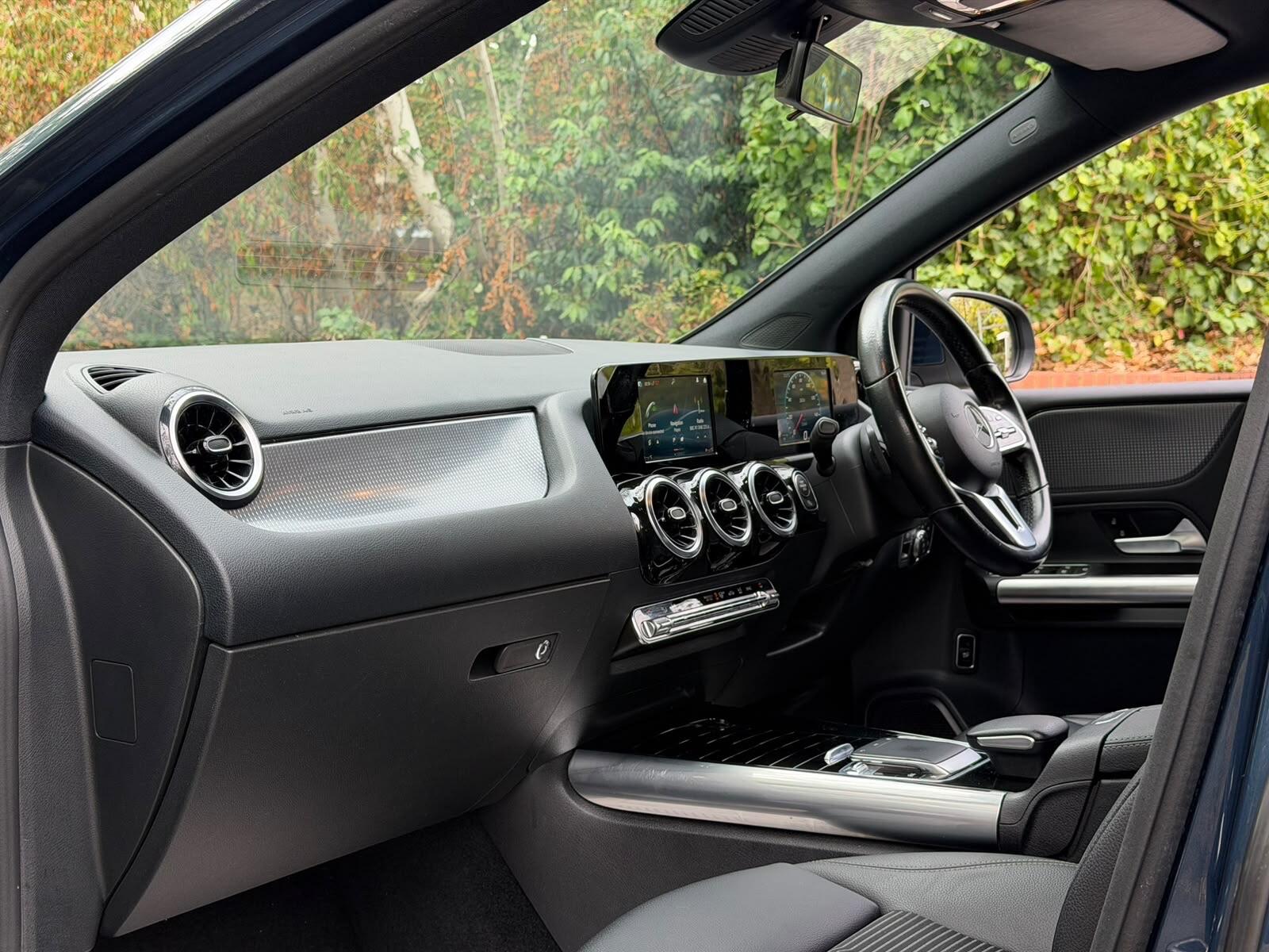 Mercedes-Benz B-Class view 13
