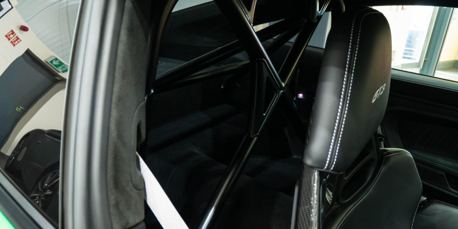 Porsche 911 view 27