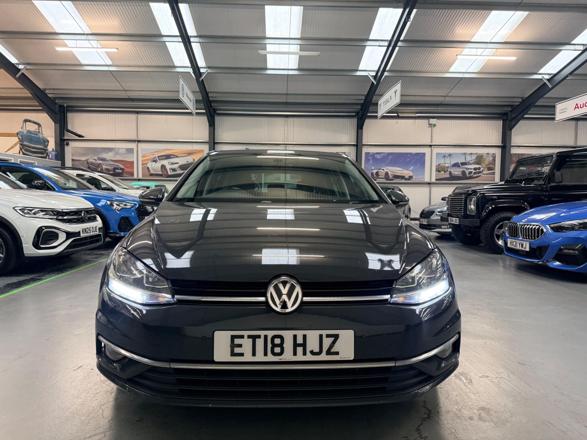 Volkswagen Golf view 11
