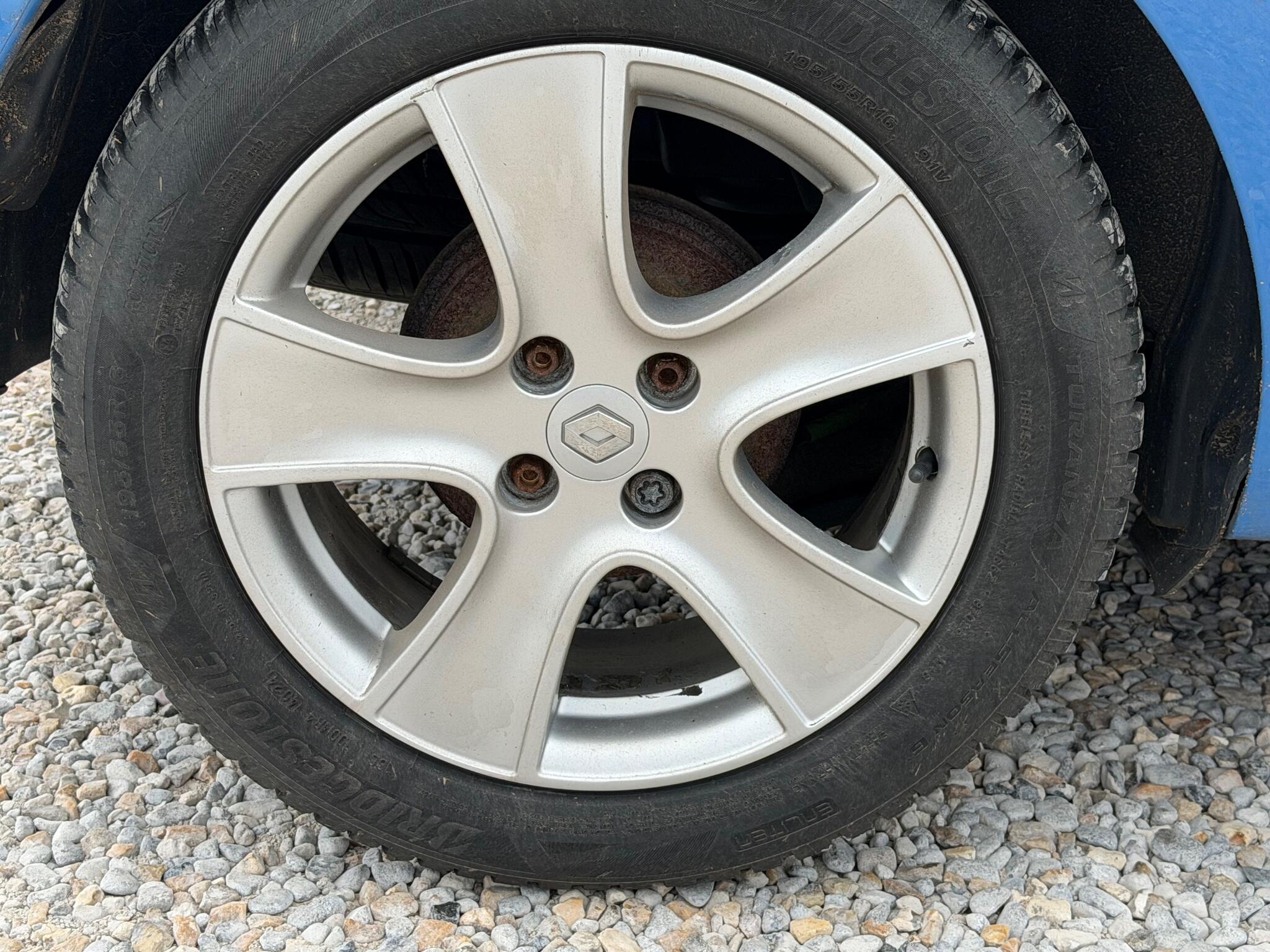 Renault Clio view 2
