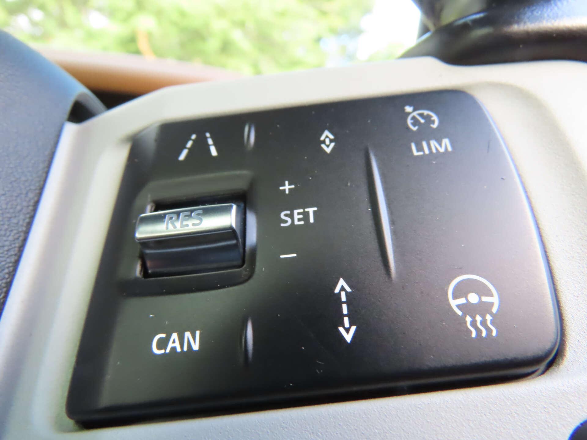 Land Rover Defender view 17