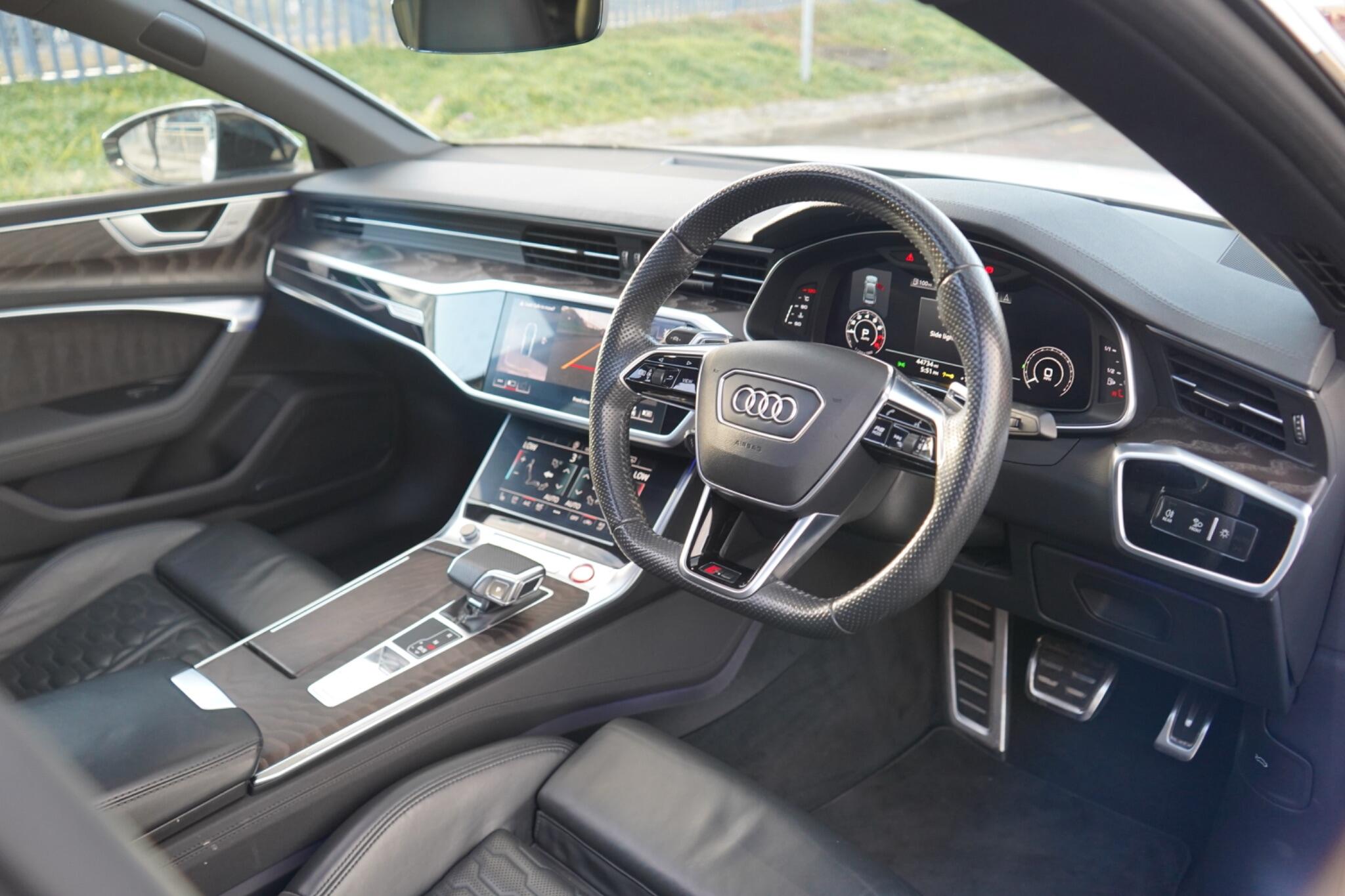 Audi RS7 view 14