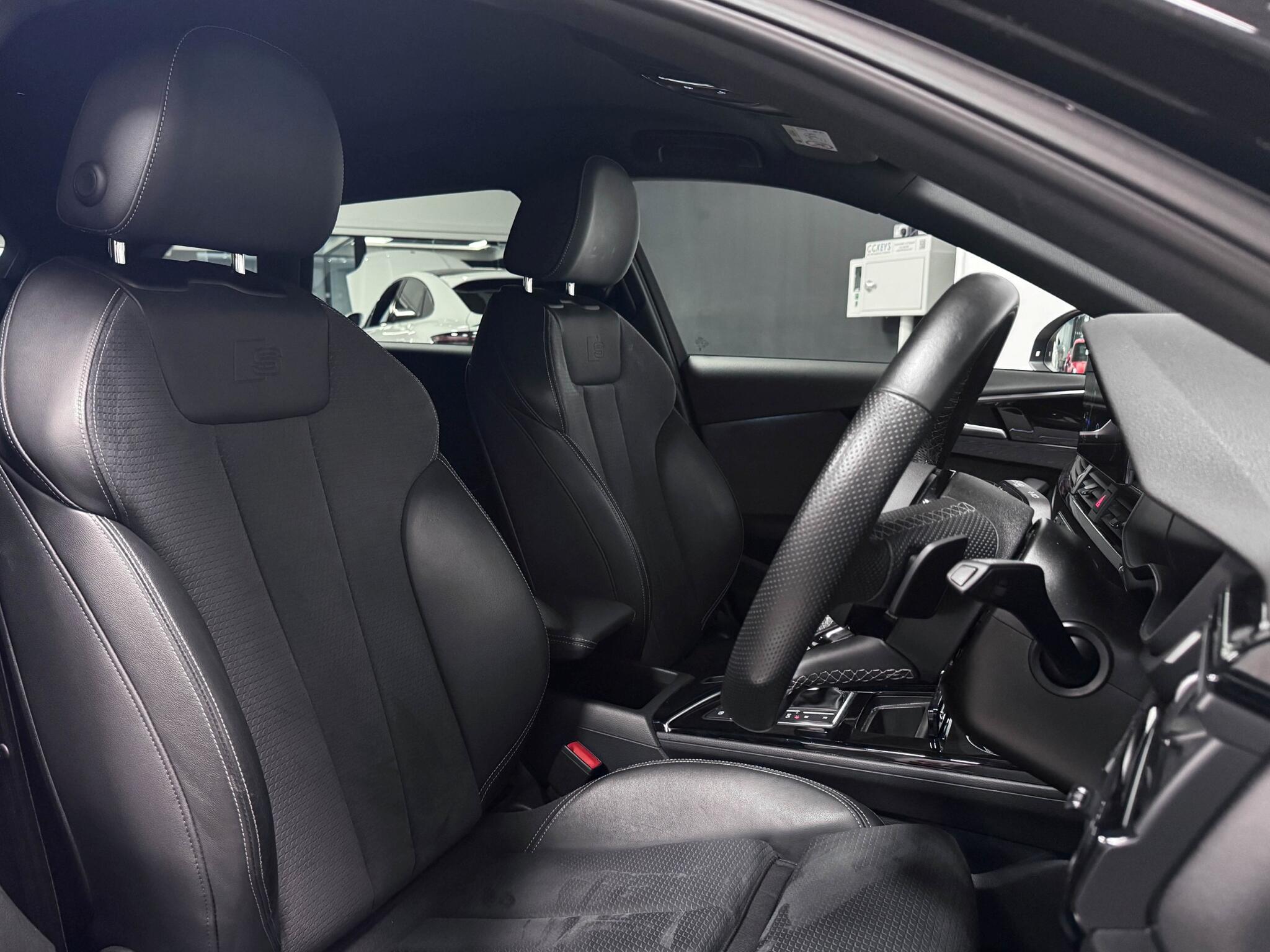 Audi A4 view 19