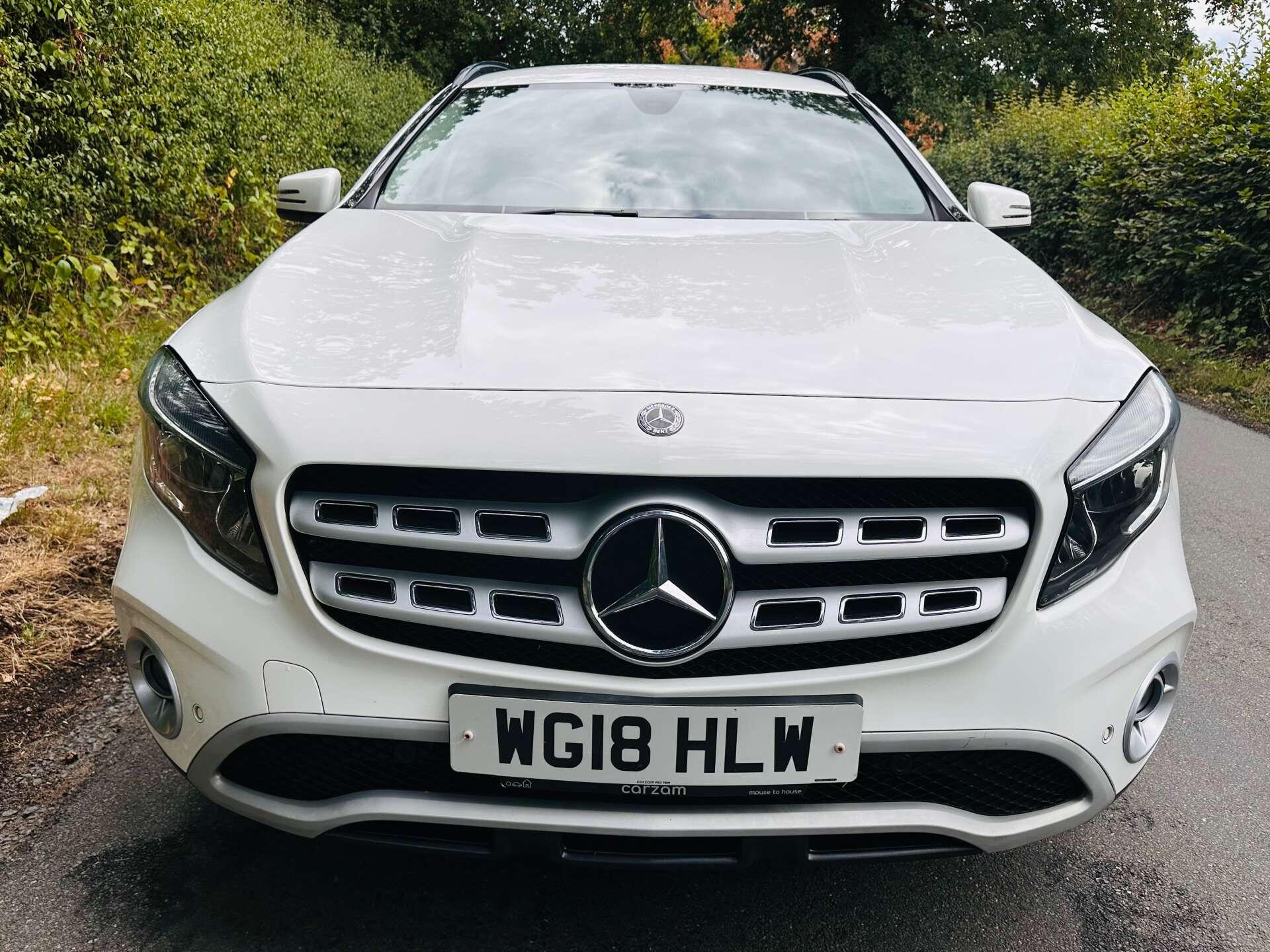 Mercedes-Benz Gla view 25