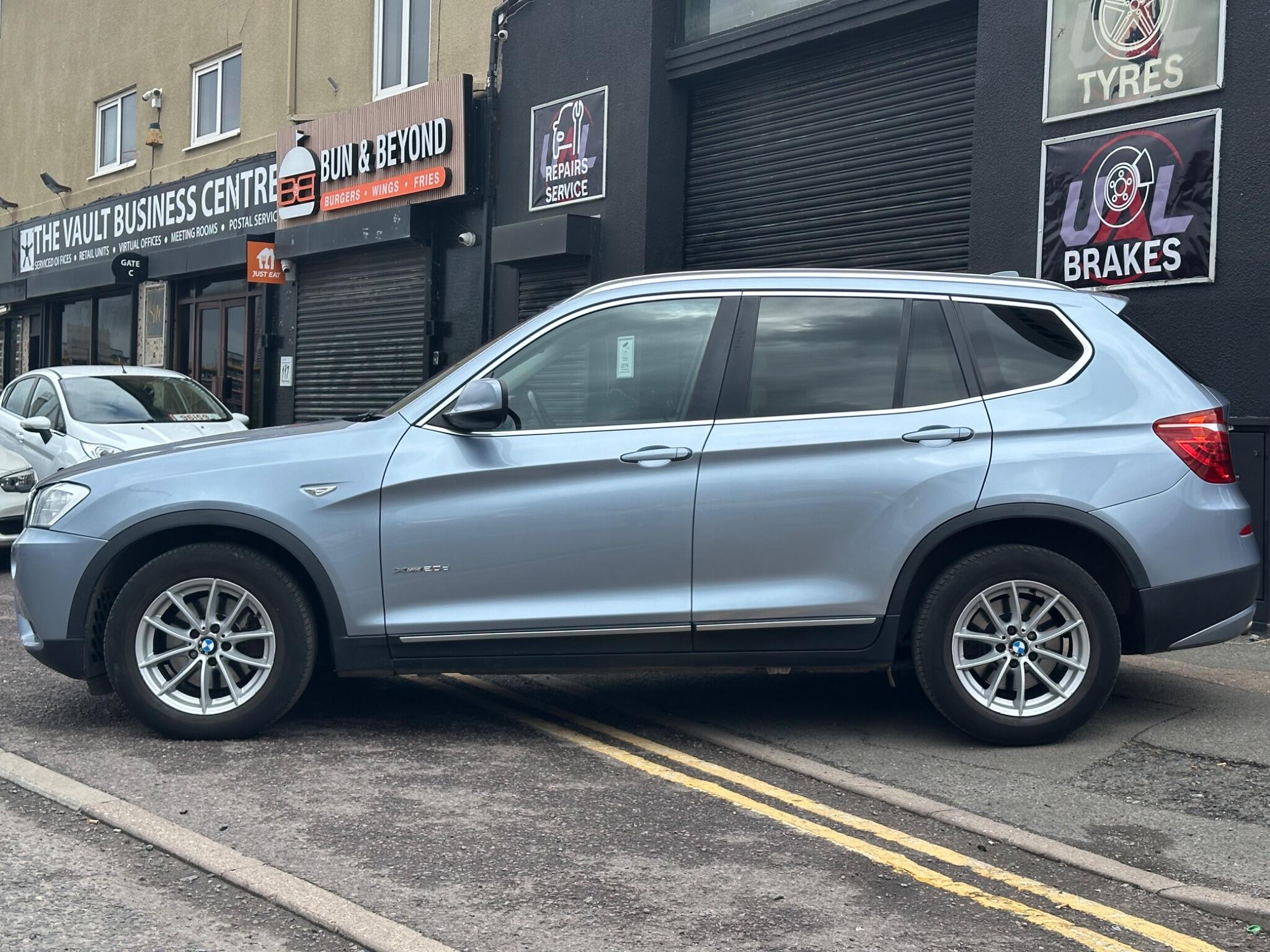 BMW X3 view 6