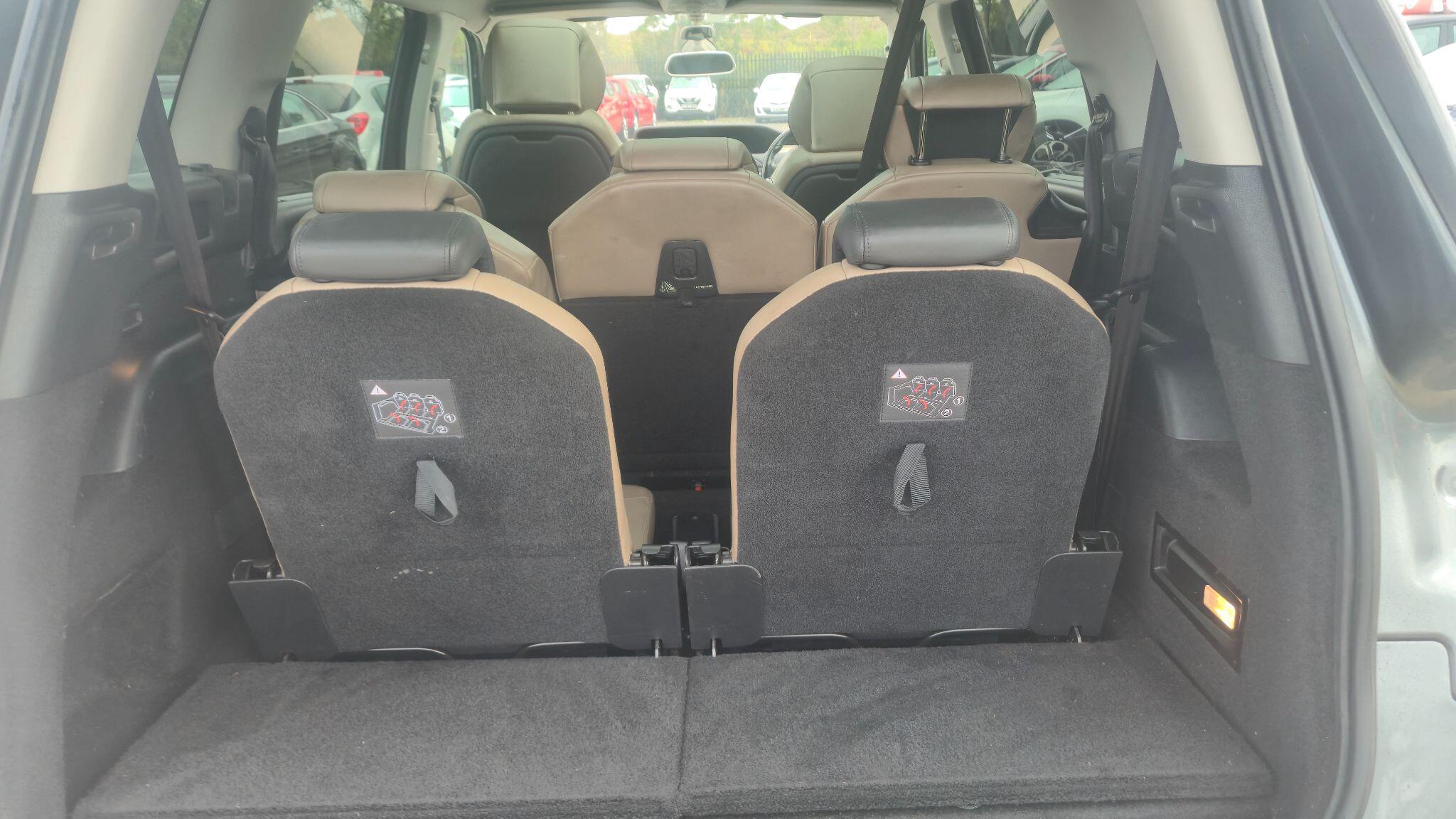 Citroen Grand C4 Picasso view 19